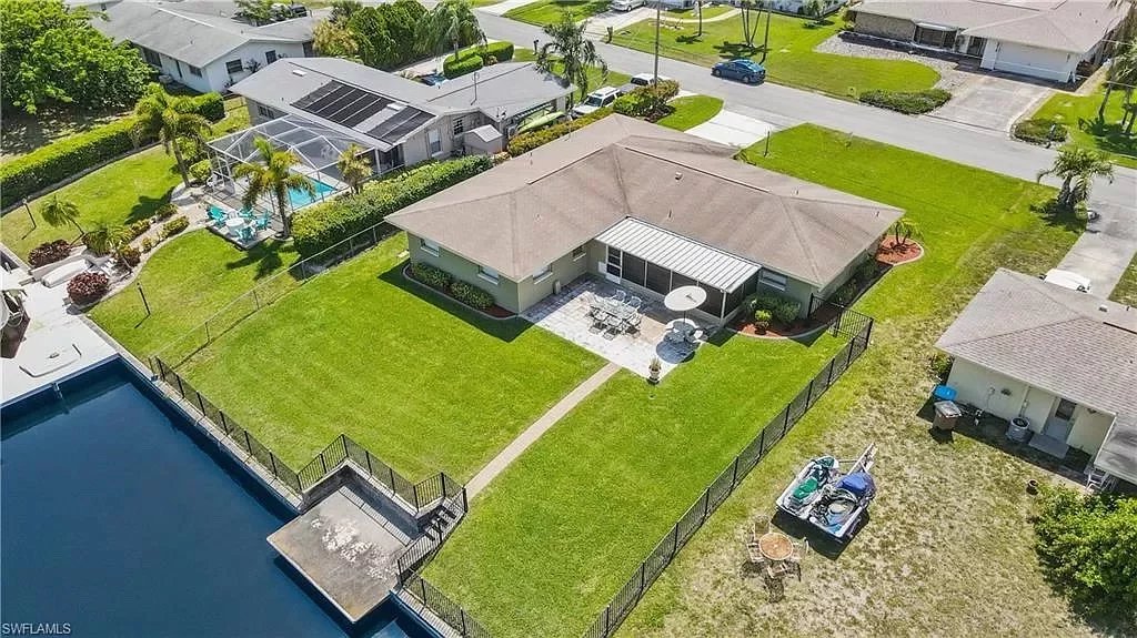 Florida - Cape Coral - For sale - House - 4 Bedrooms - 3 Bathrooms.