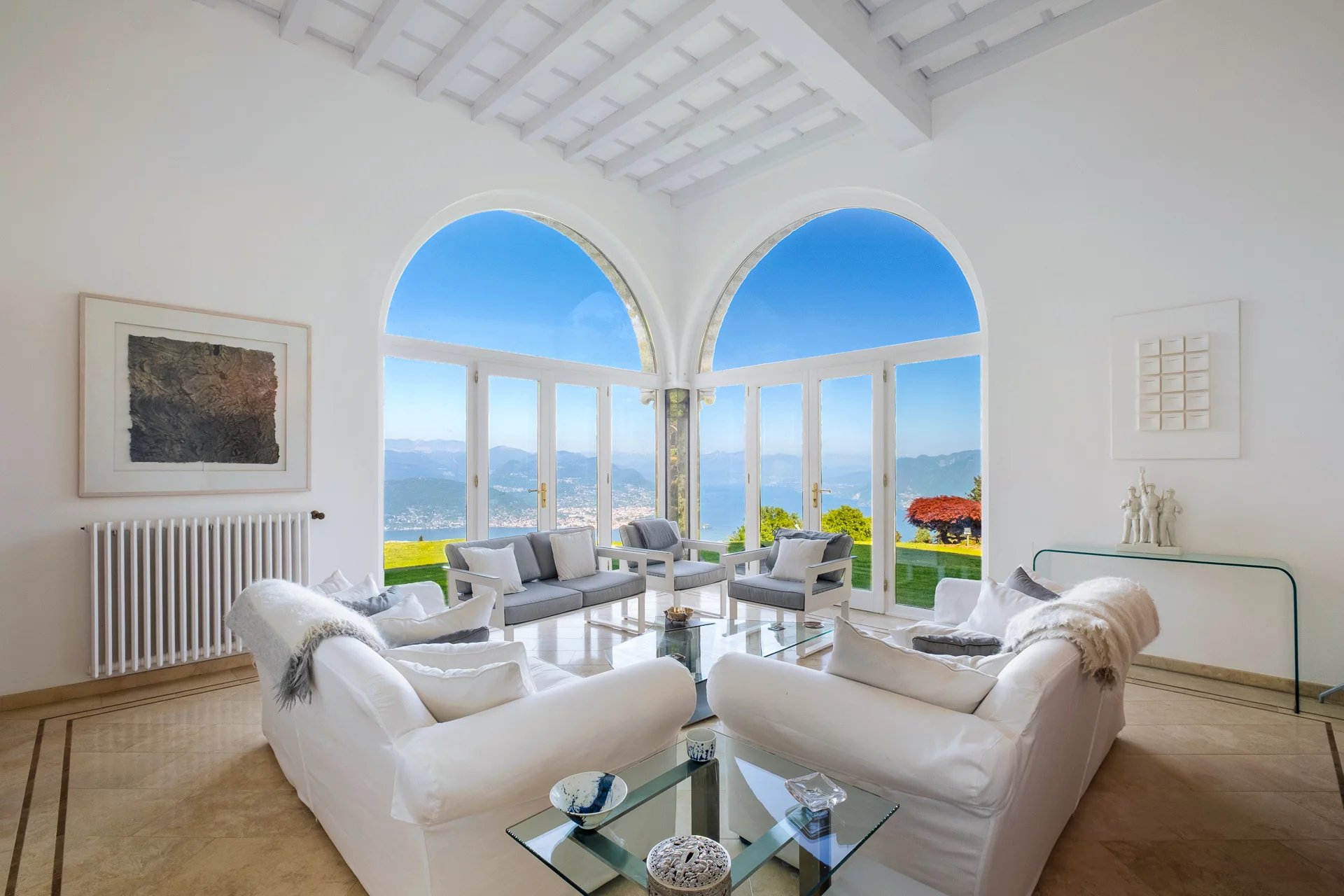 Villa panoramica d’epoca con parco privato e vista lago a Stresa