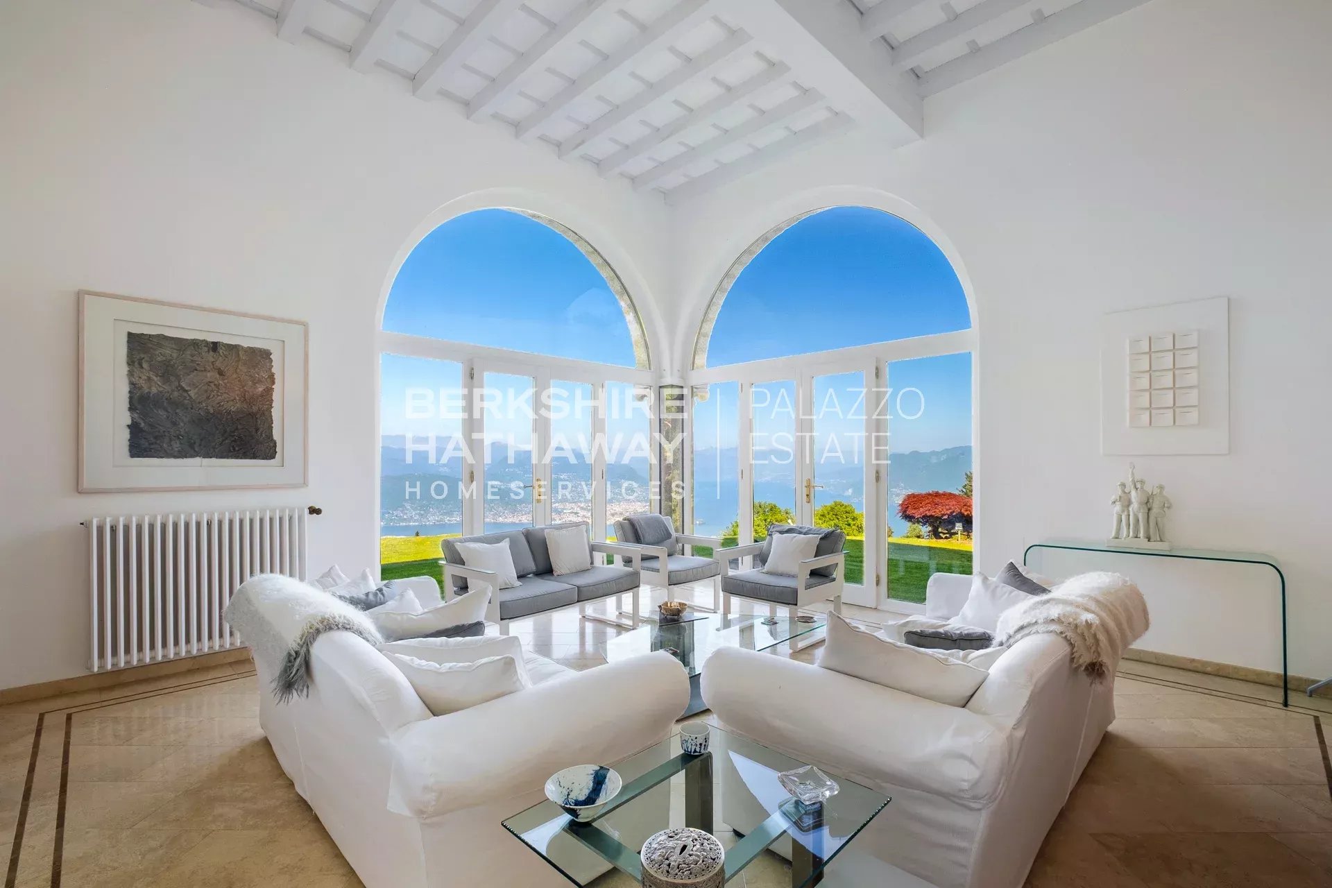 Historic Panoramic Villa with Botanical Park and Lake View