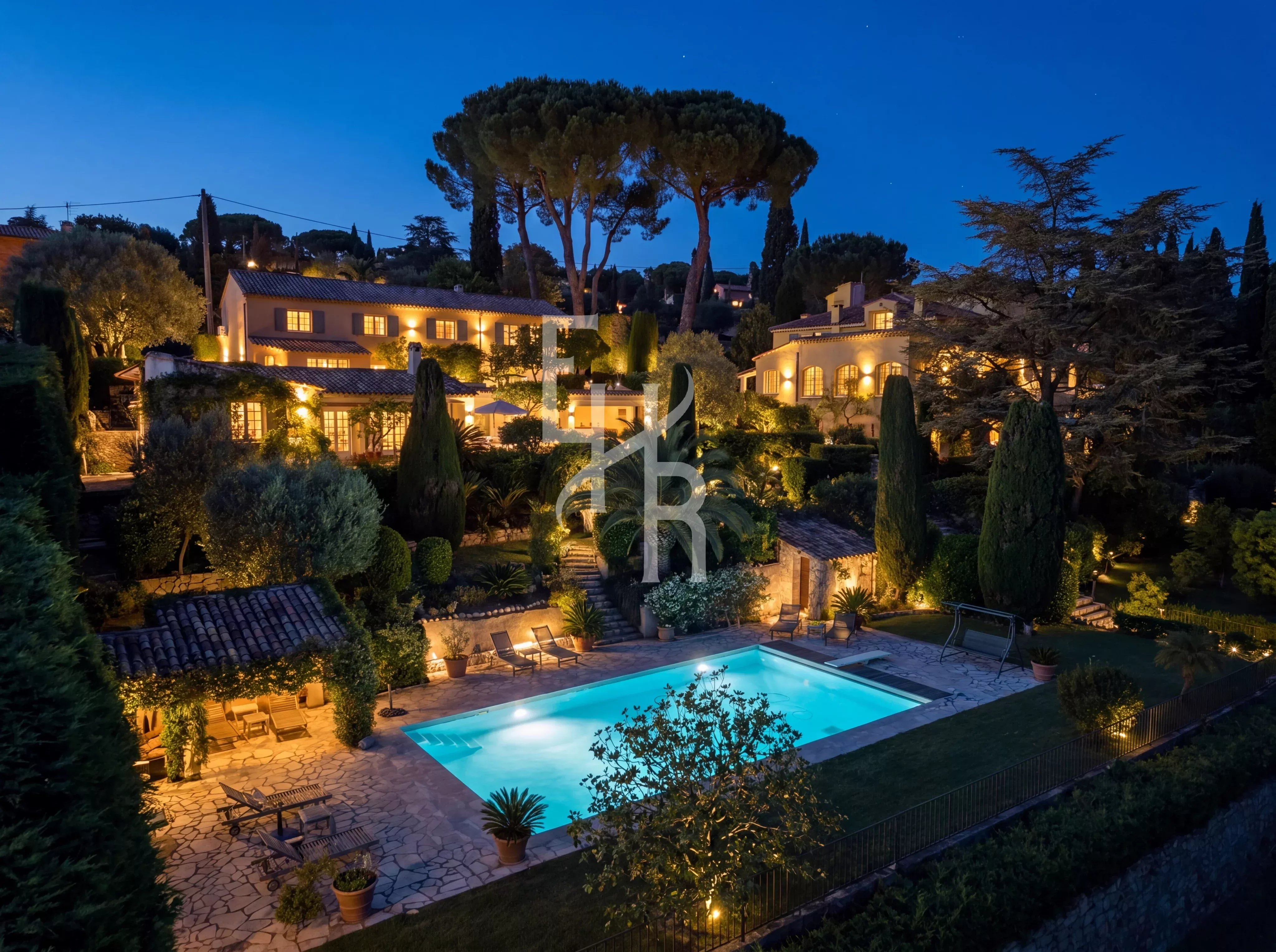 Villa Mougins sea view with guest house