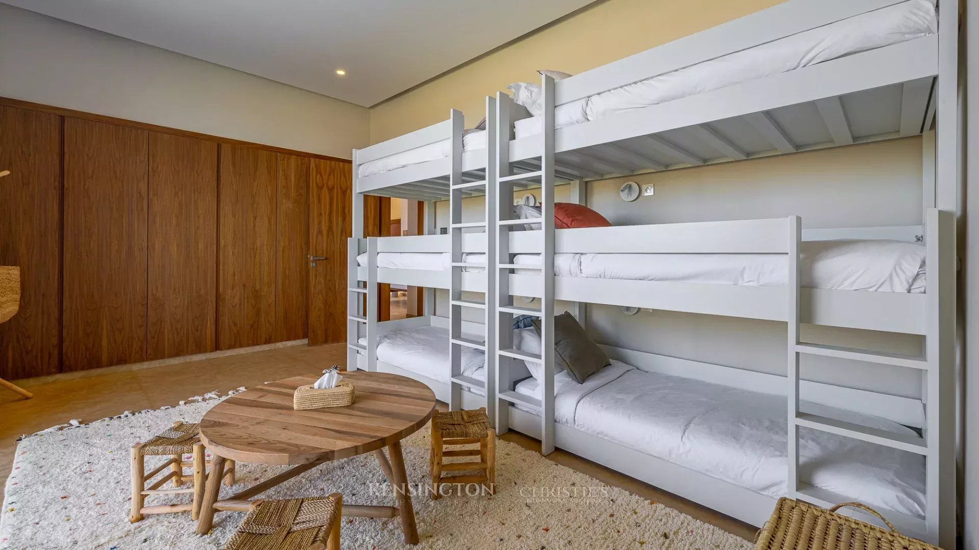 6 Bedroom Villa/Townhouse's Image 23