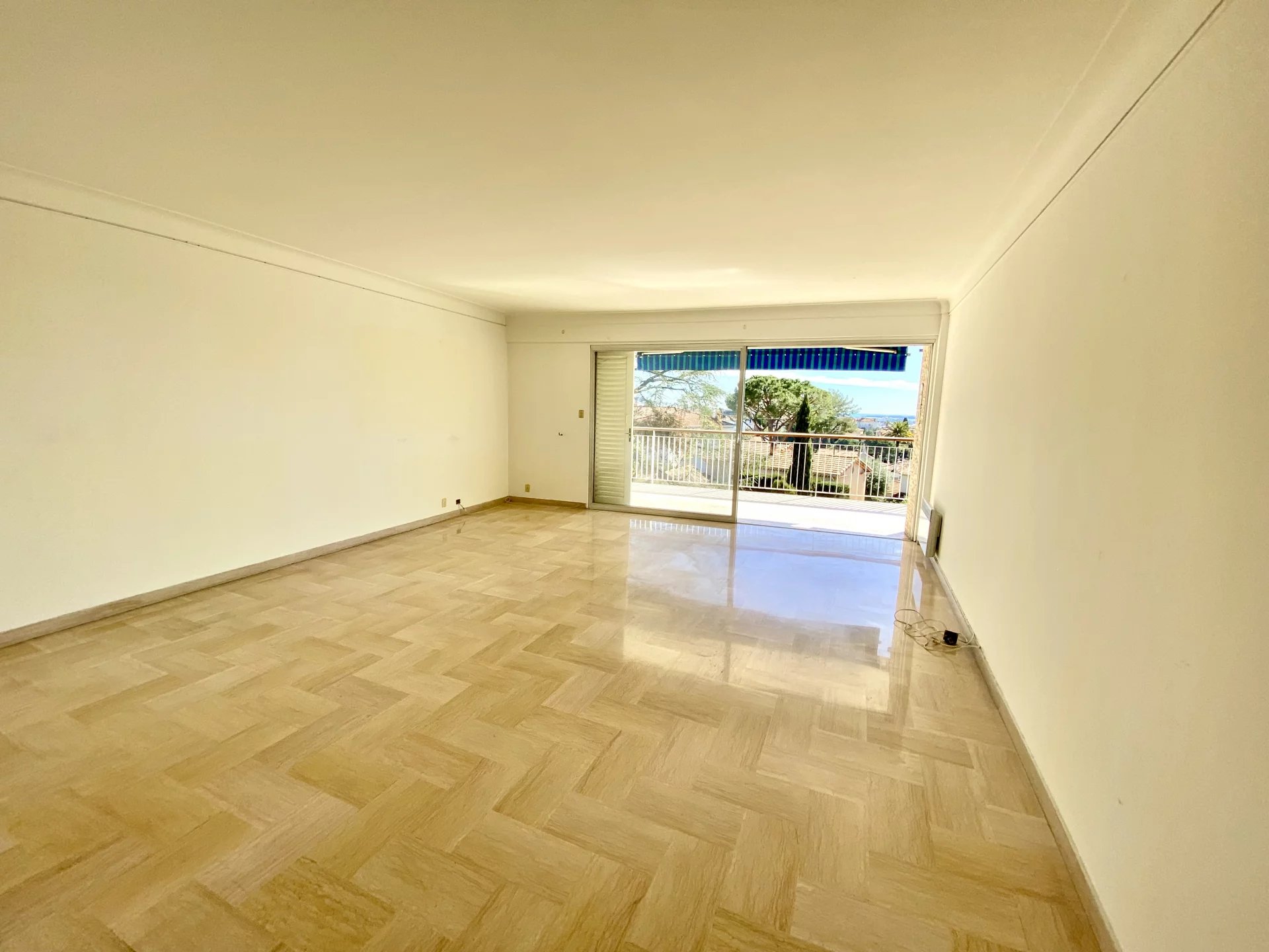 3 Pièces - 102m² - 2 Chambres