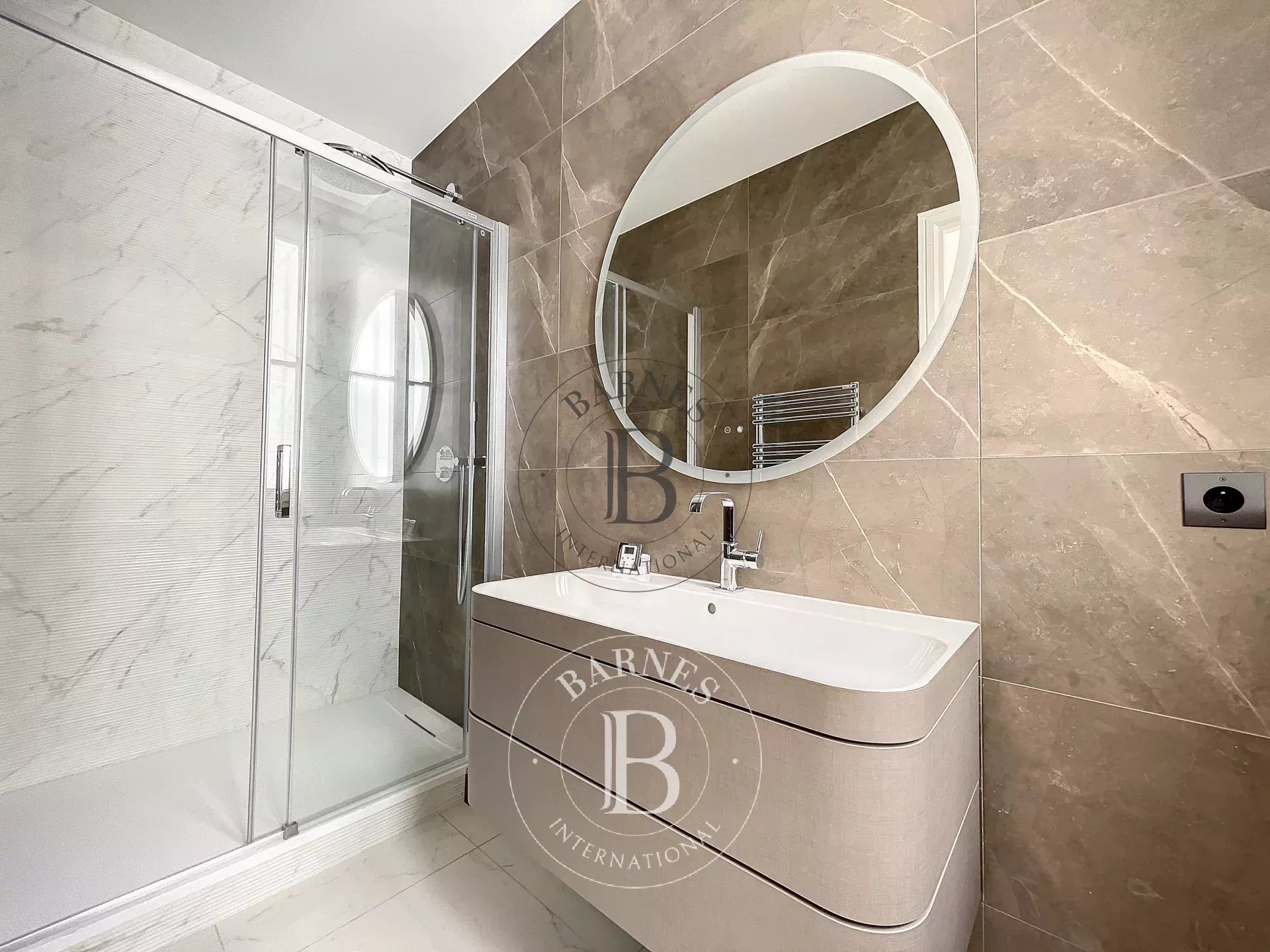 Daire Paris 8ème - picture 26