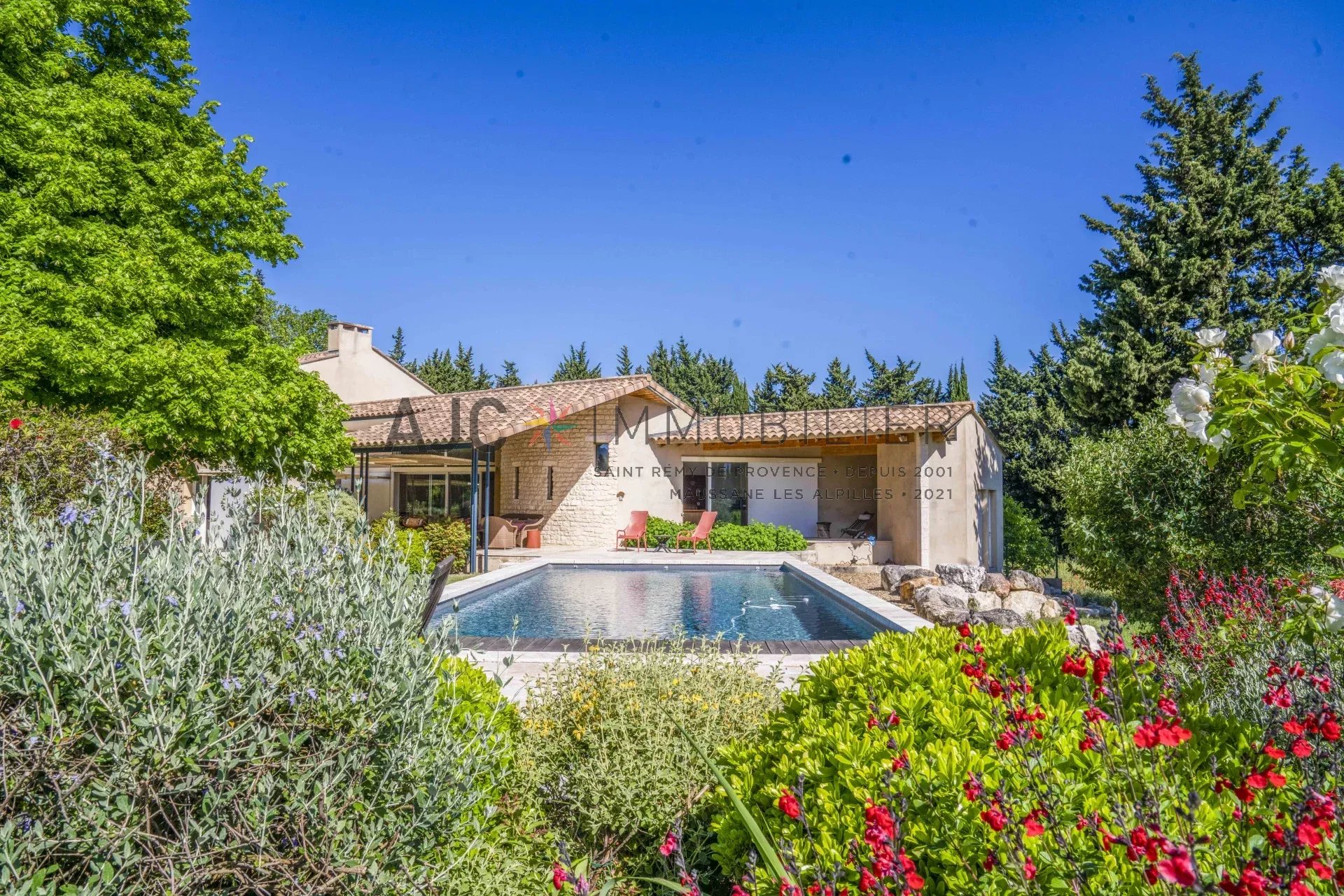 MAISON D'EXCEPTION, LUMIERE ET VUE ALPILLES