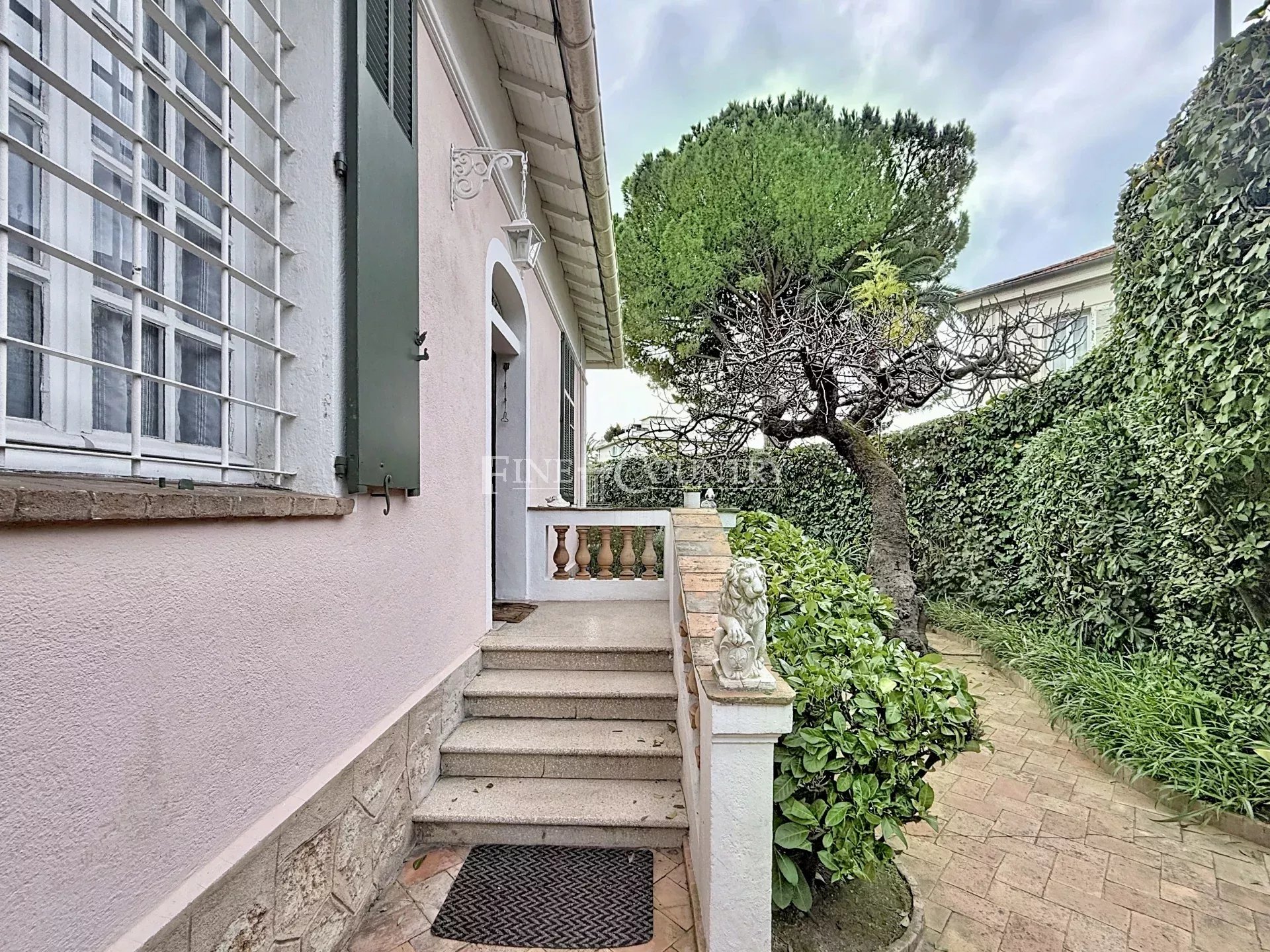 Photo of Charming House town For Sale - Cannes Petit Juas