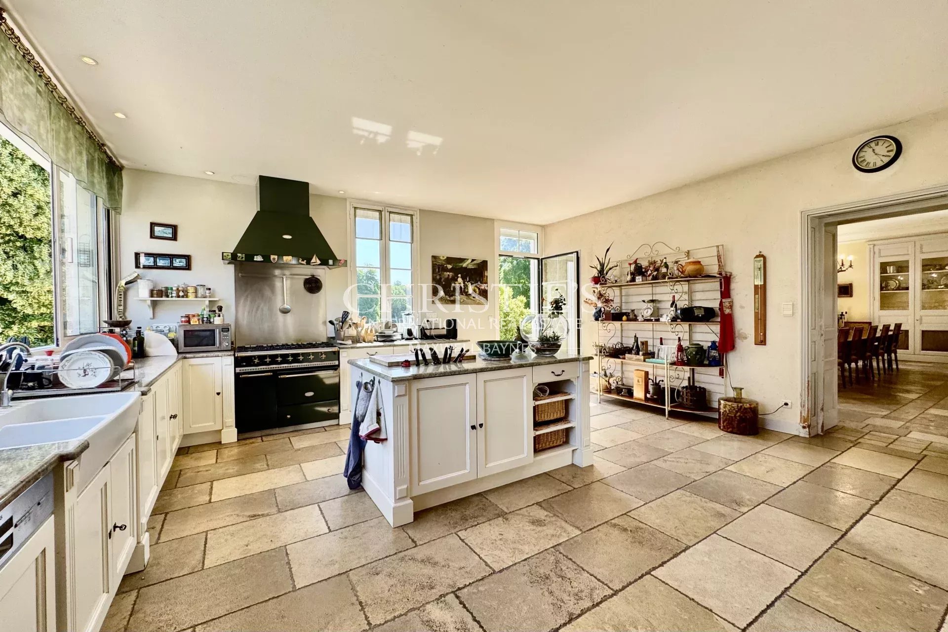 14 Bedroom Villa/Townhouse's Image 21