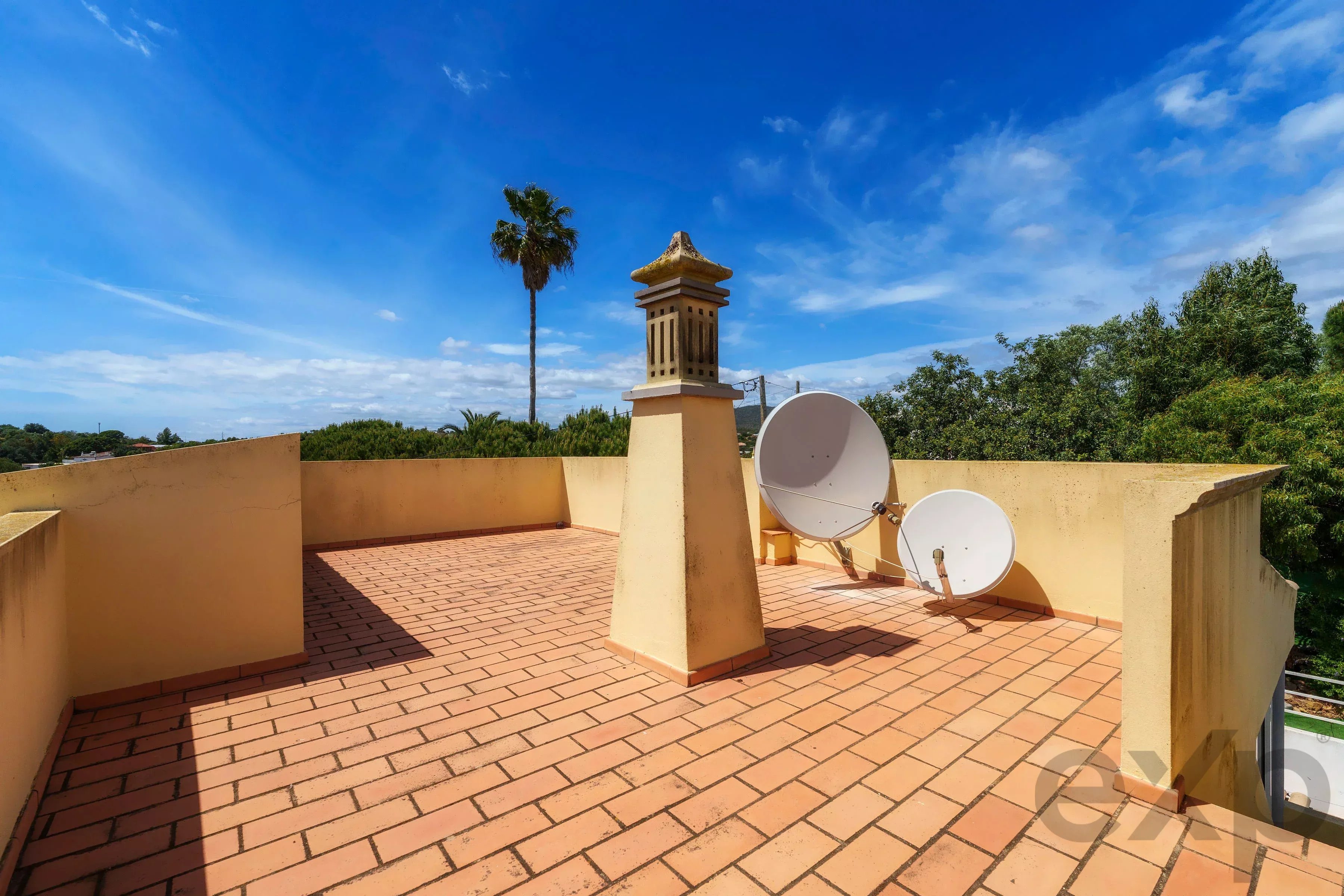 A fantastic, charming 4-bedroom villa with a garden and swimming pool on the outskirts of Olhão 87006245 image 40