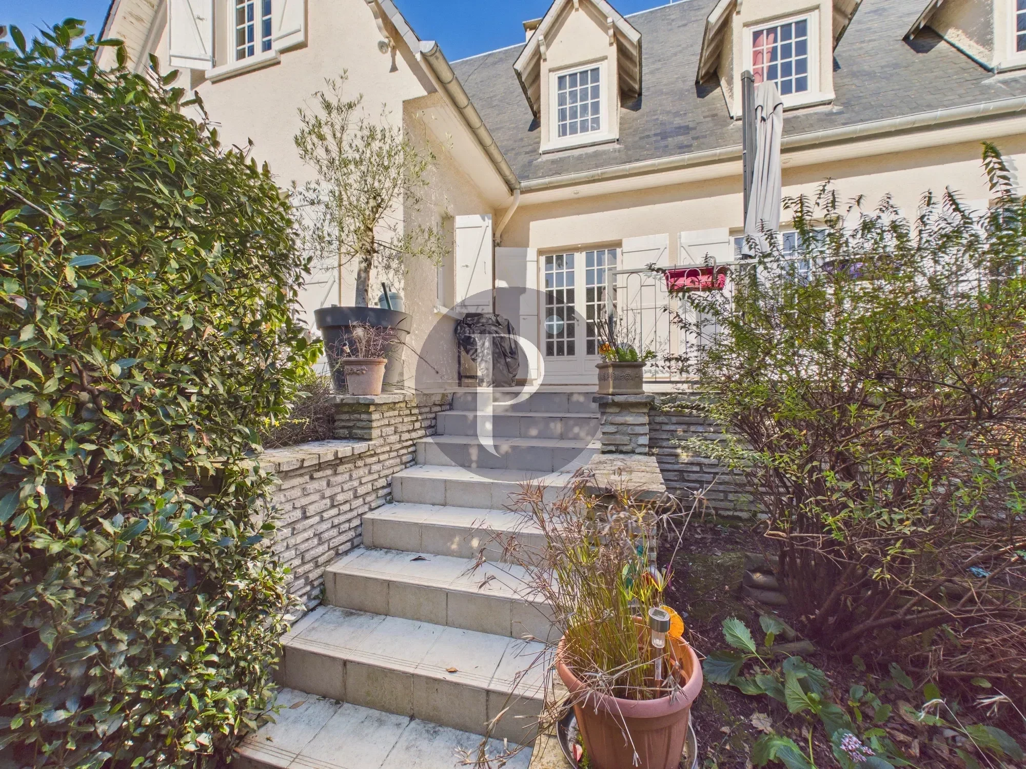 vente-maison-8-pieces-verrieres-le-buisson-85103086