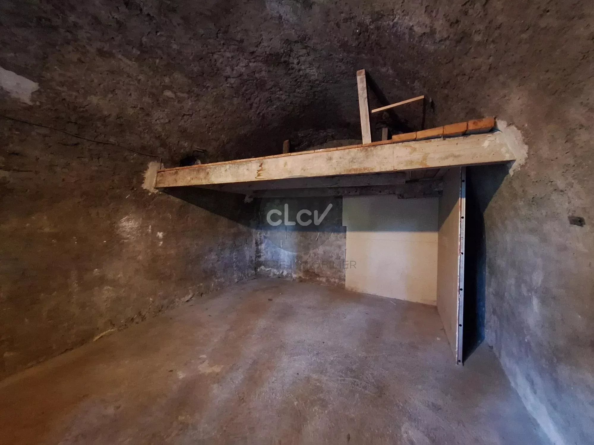Caluire-et-Cuire – Grand garage voûté de 32 m² aux portes de Lyon