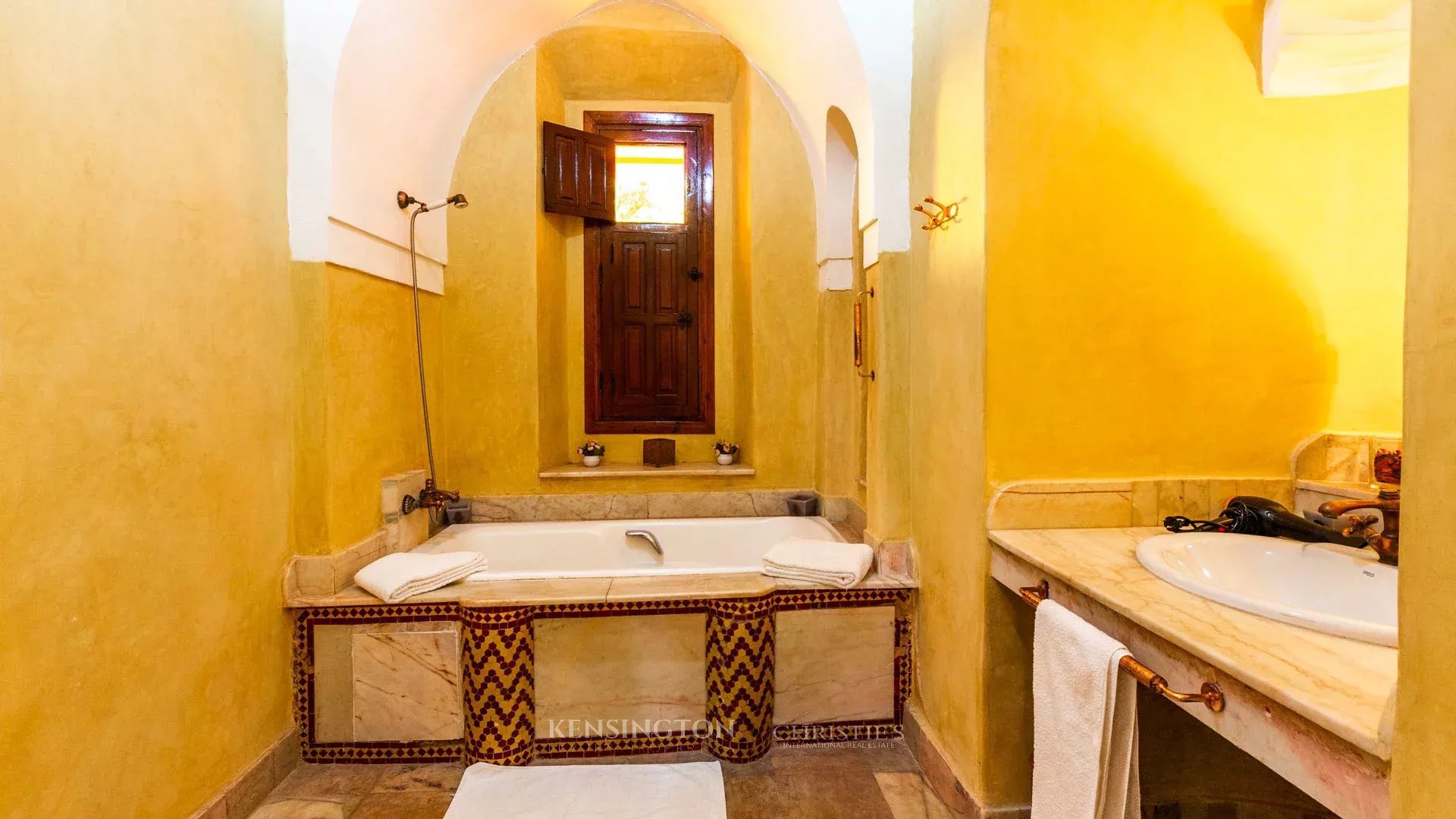 7 Bedroom Villa/Townhouse's Image 36