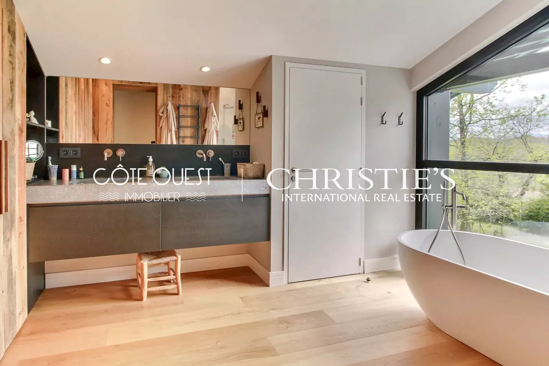 5 Bedroom Villa/Townhouse's Image 11