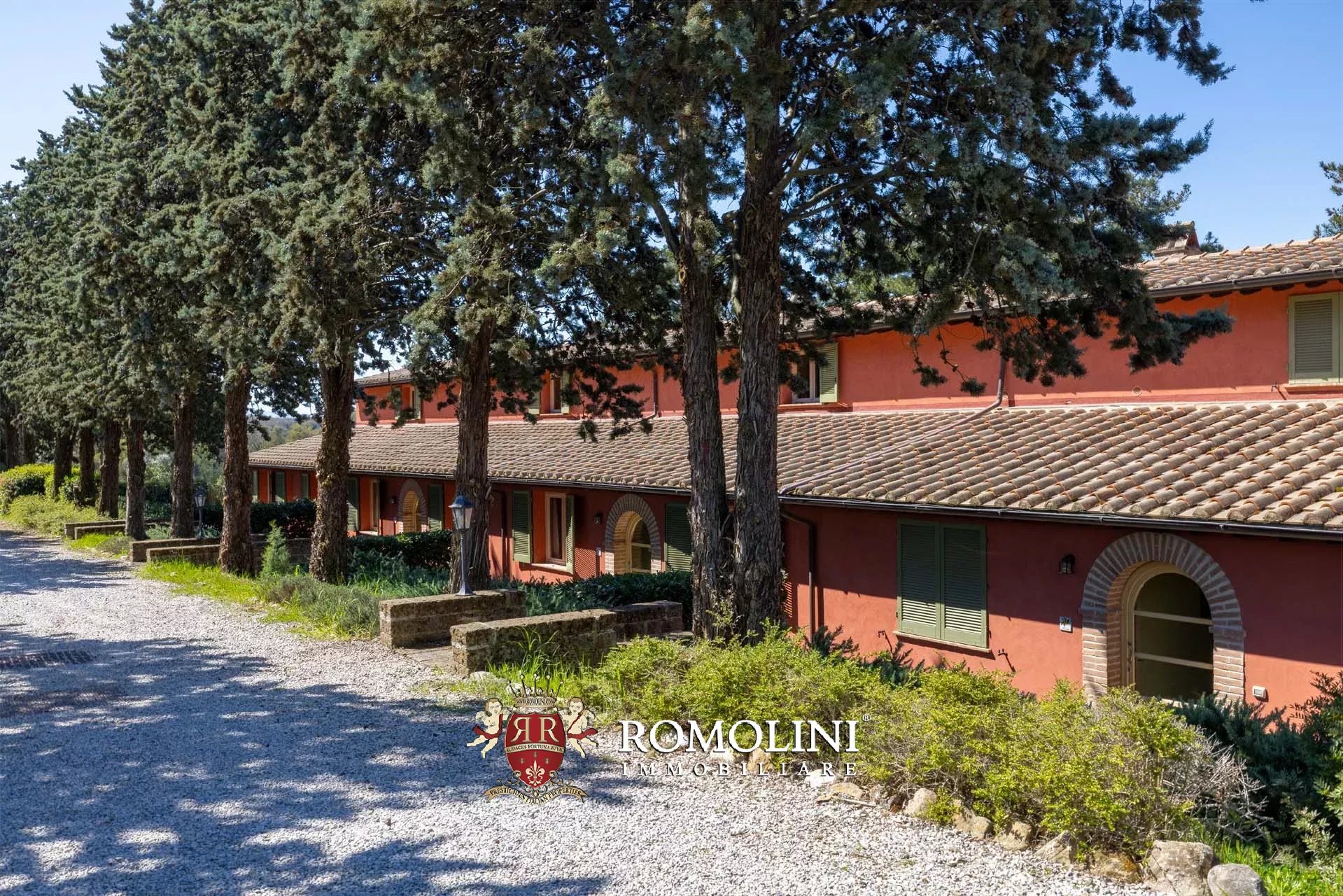 LUXUSANLAGE MIT 19 WOHNUNGEN IN DER TOSKANA, VAL D'ORCIA