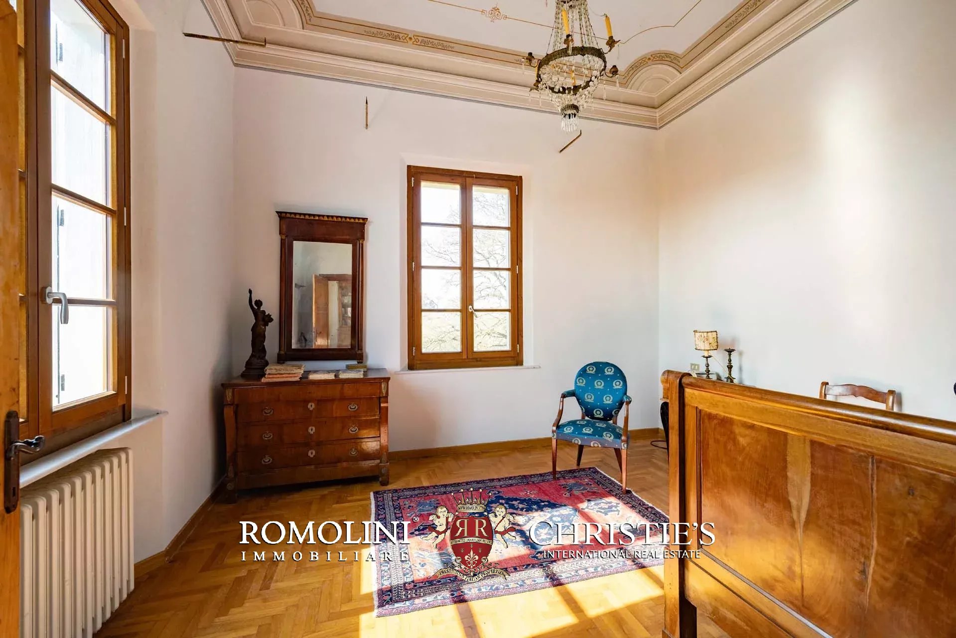 6 Bedroom Villa/Townhouse's Image 38