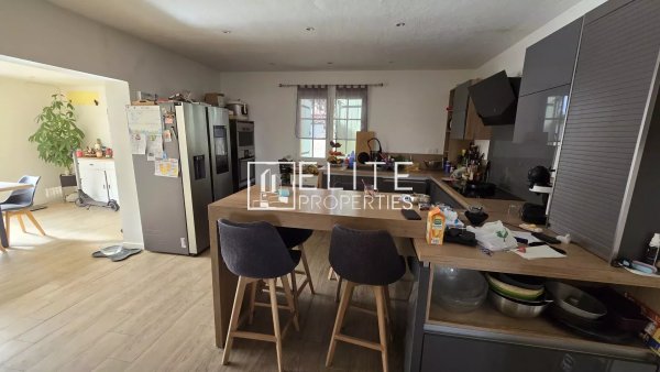 HOUSE 280m² TOURRETTES — photo 4