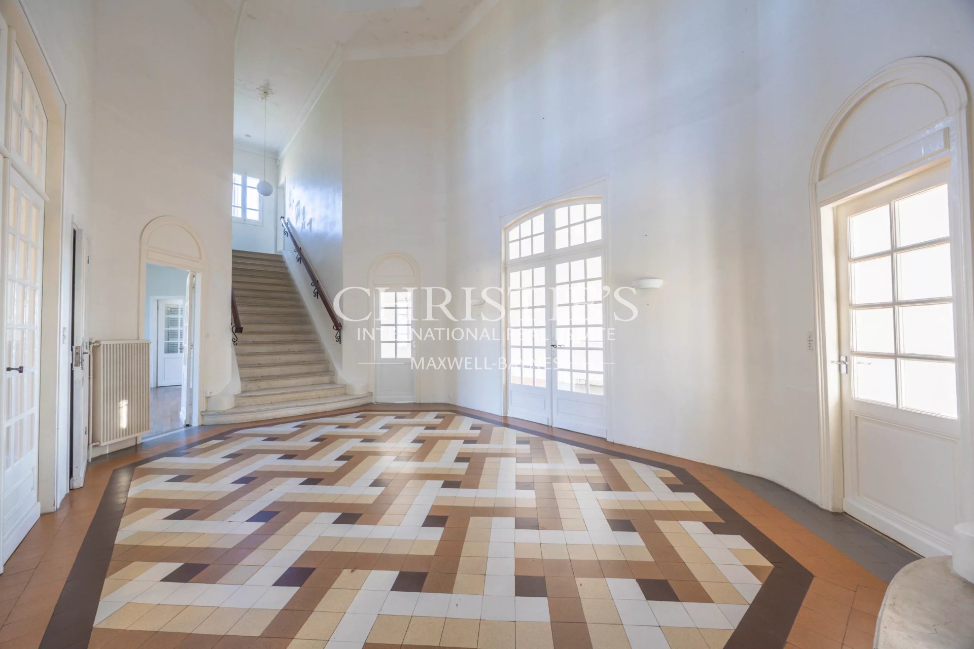7 Bedroom Villa/Townhouse's Image 27