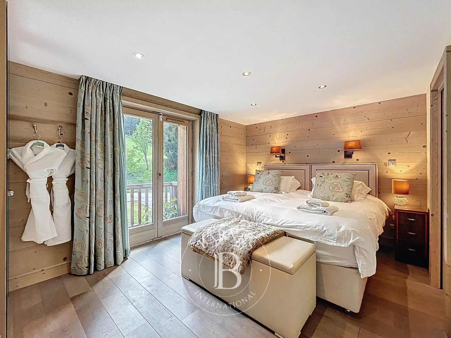 Photo of Les Gets - Chalet - 310 sqm - 6 bedrooms