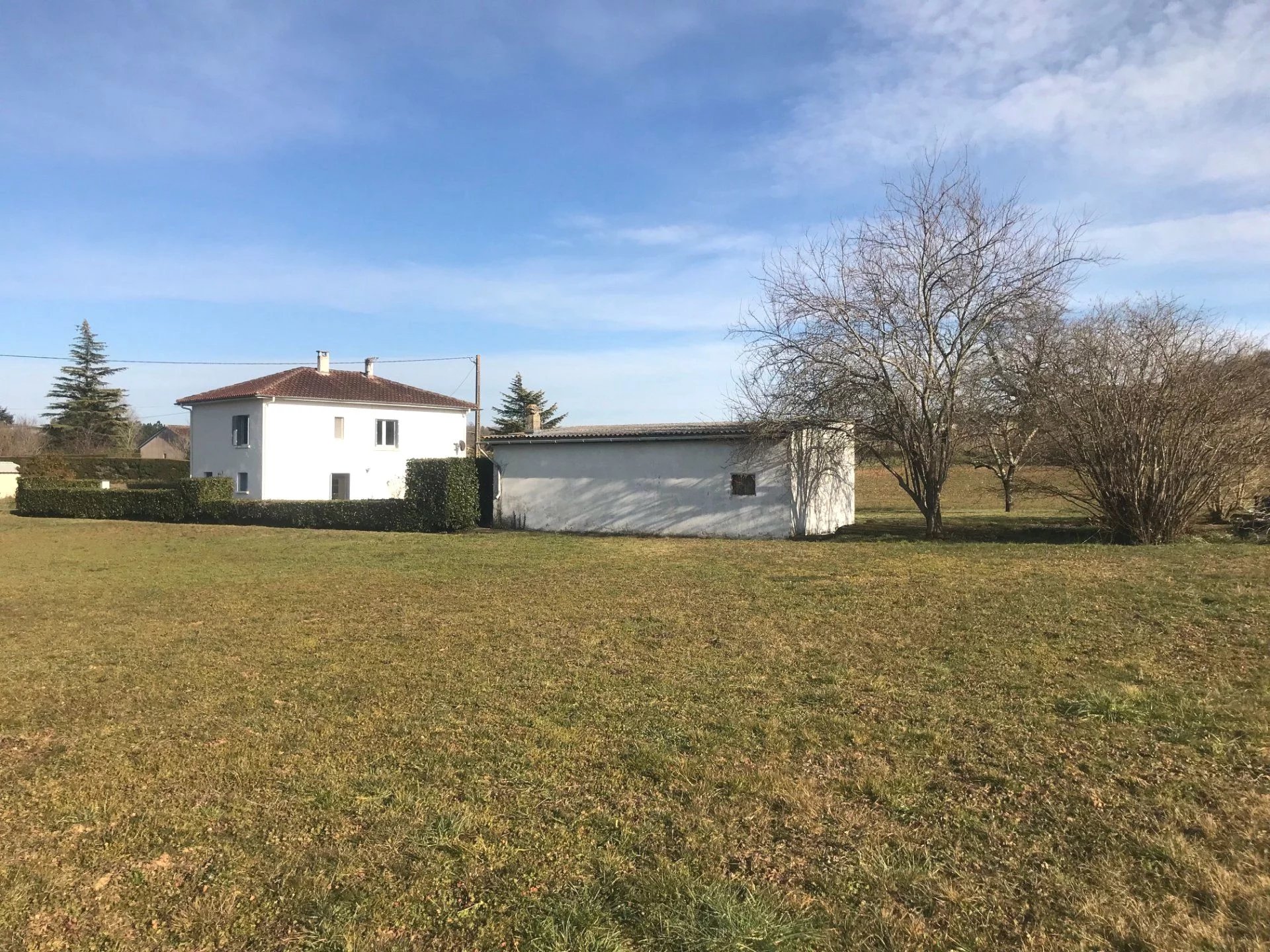 Close to all amenities with nice view of the countryside