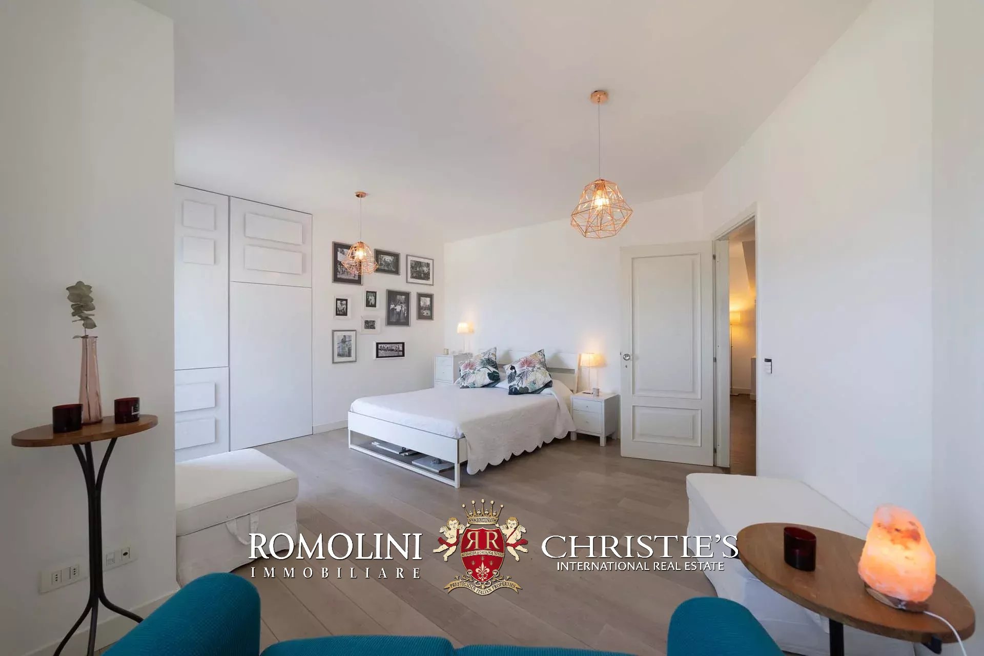 6 Bedroom Villa/Townhouse's Image 54
