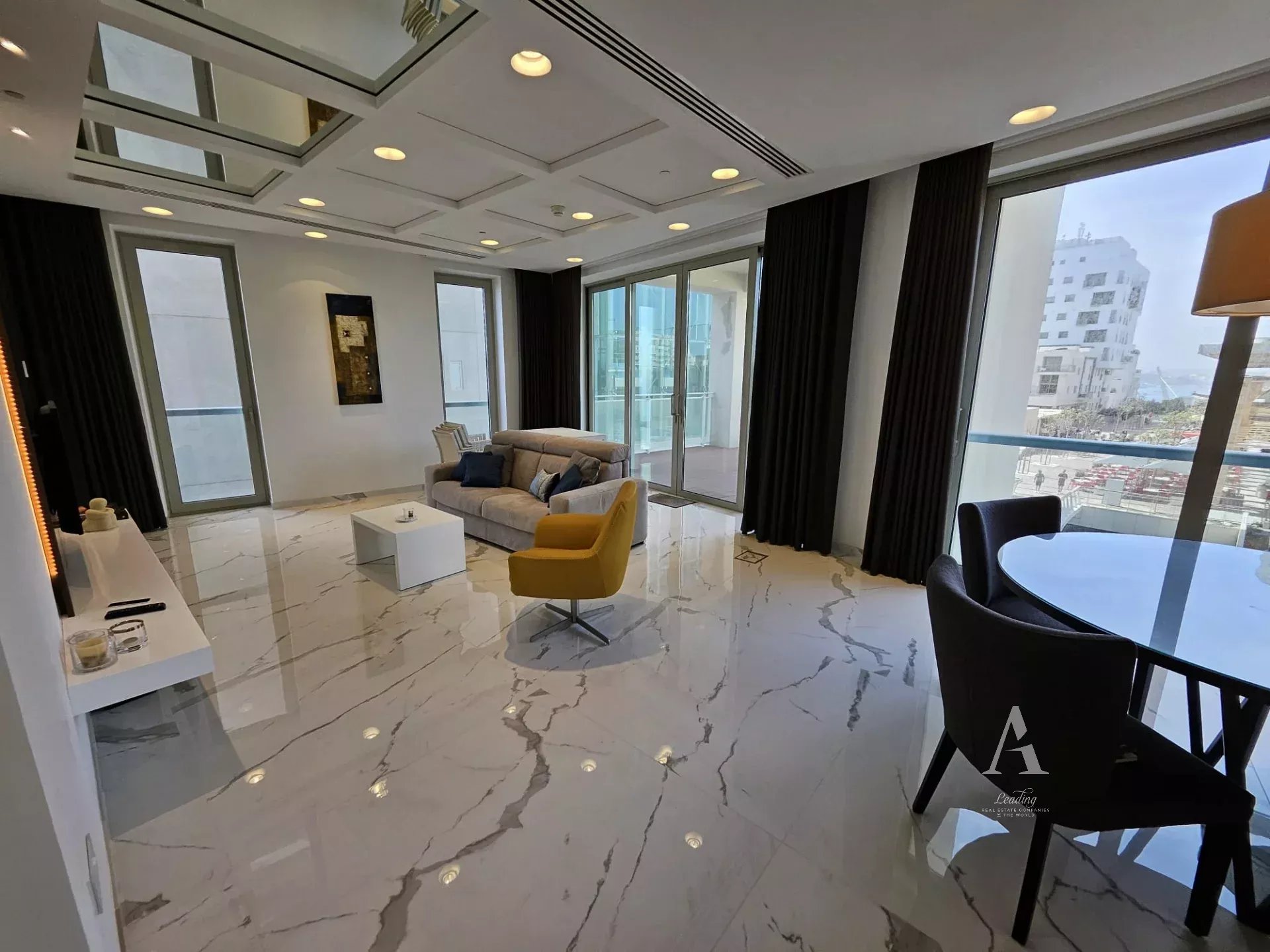 Luxurious 1-Bedroom Apartment in Tigné Point. Sliema