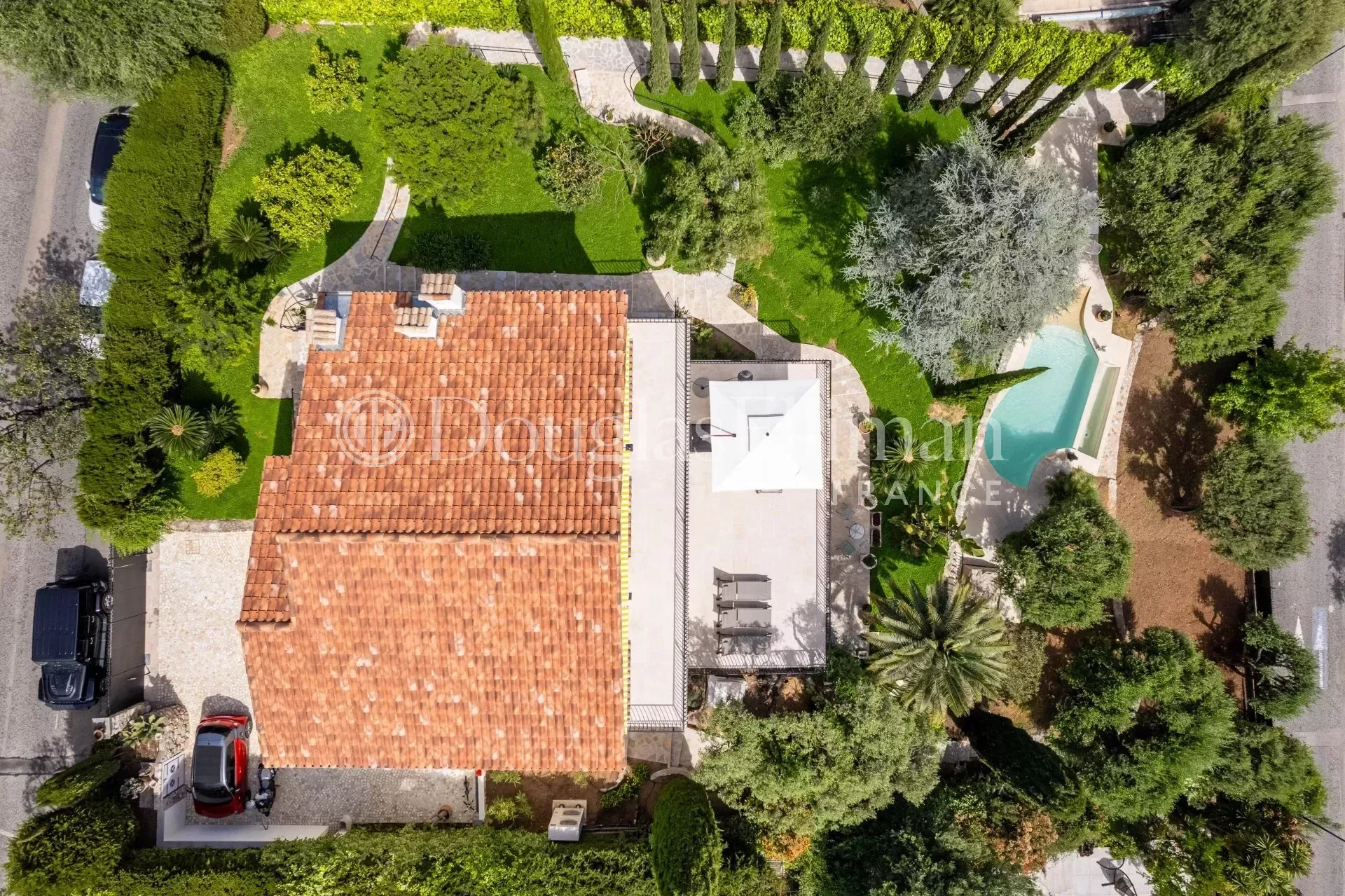 Roquebrune Cap Martin  Residentiel villa avec piscine - Image nᵒ3