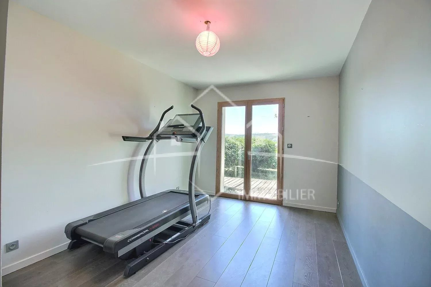 Belle maison 177 m² avec vue dégagée sur l’Ardèche – 5 chambres, piscine et grand terrain