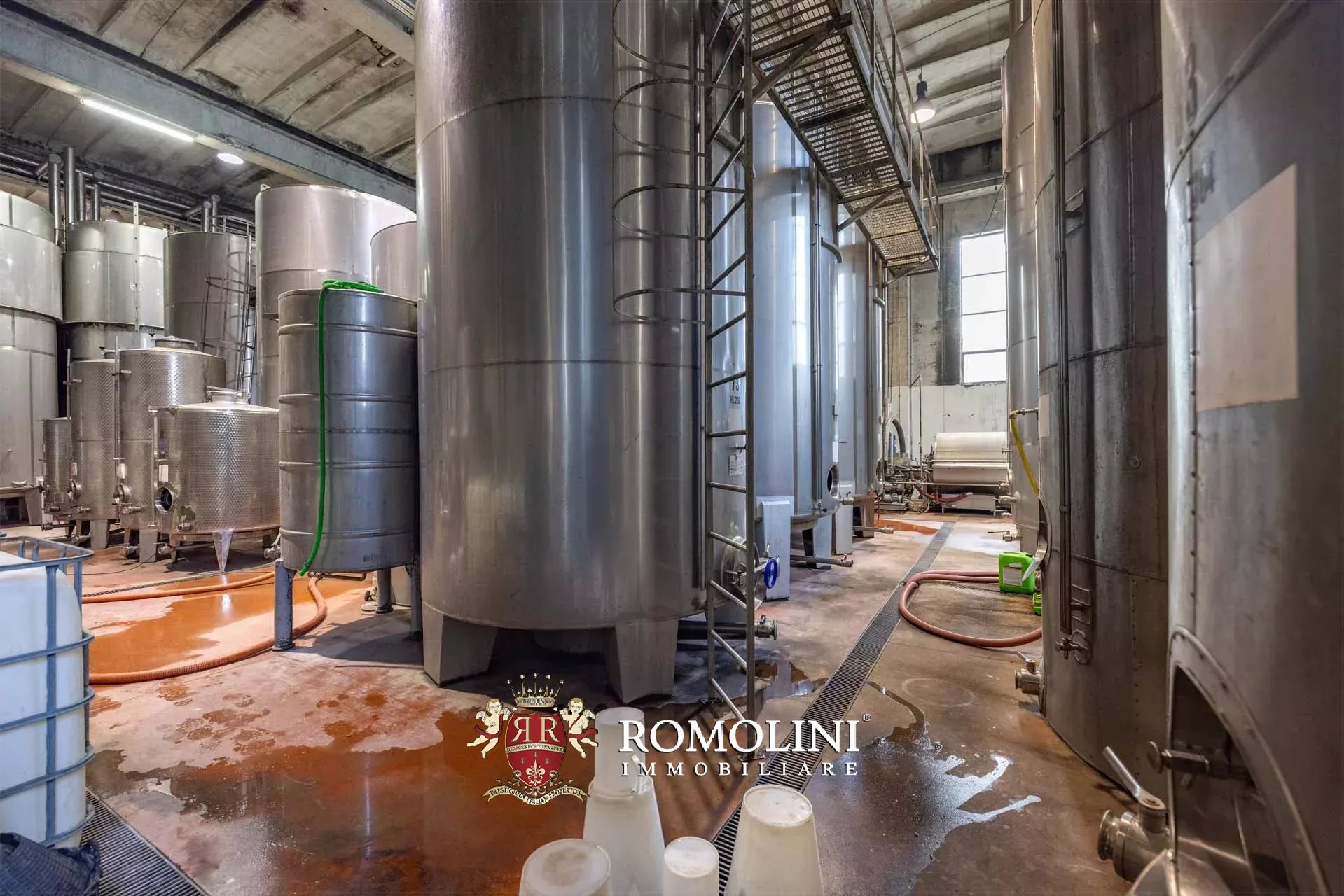 35 Bedroom Vineyard's Image 87
