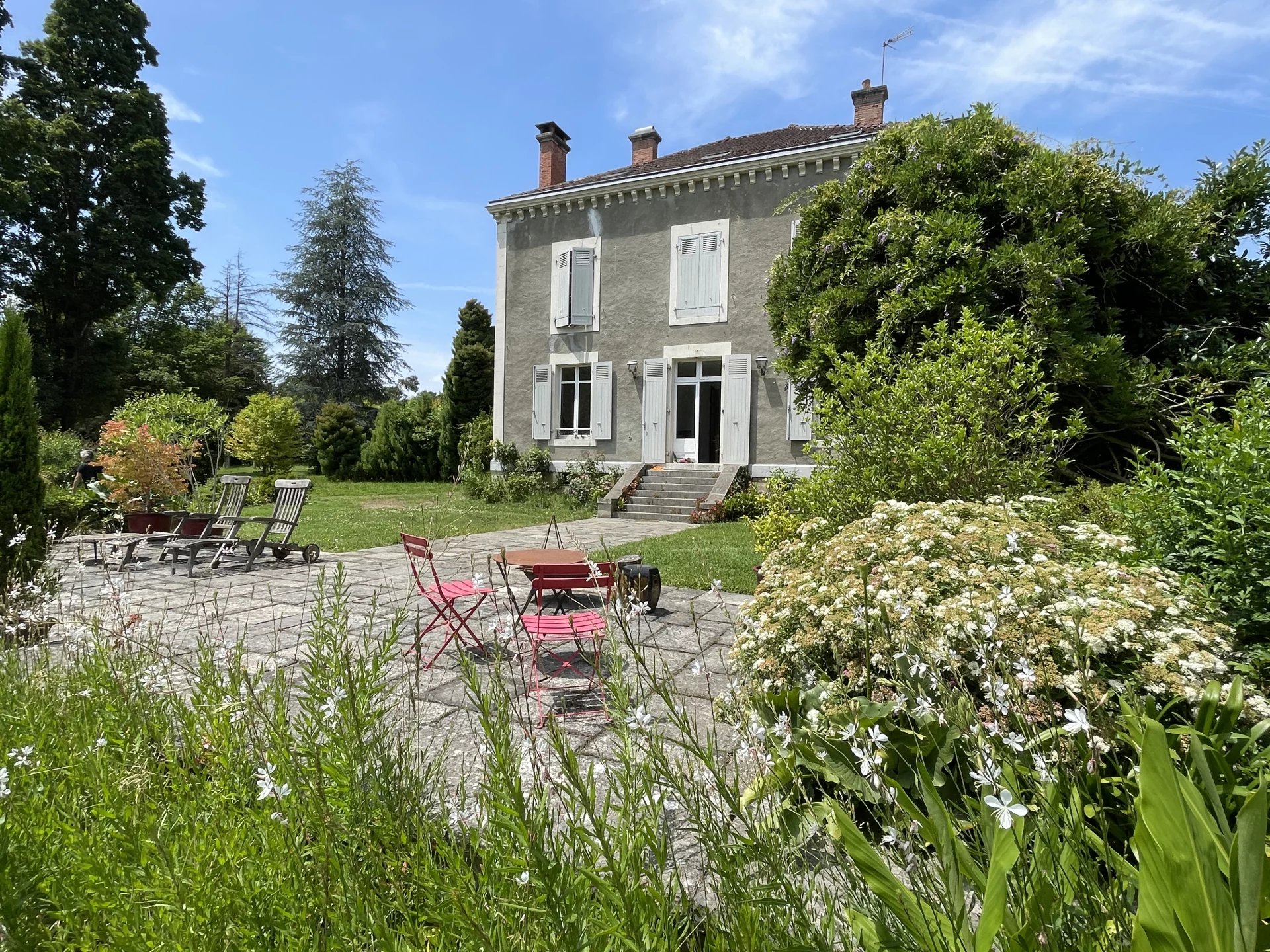 Agence immobilière de POUILLON IMMOBILIER