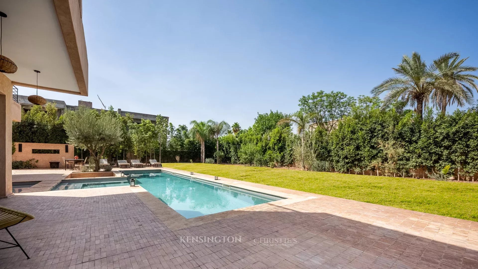5 Bedroom Villa/Townhouse's Image 3