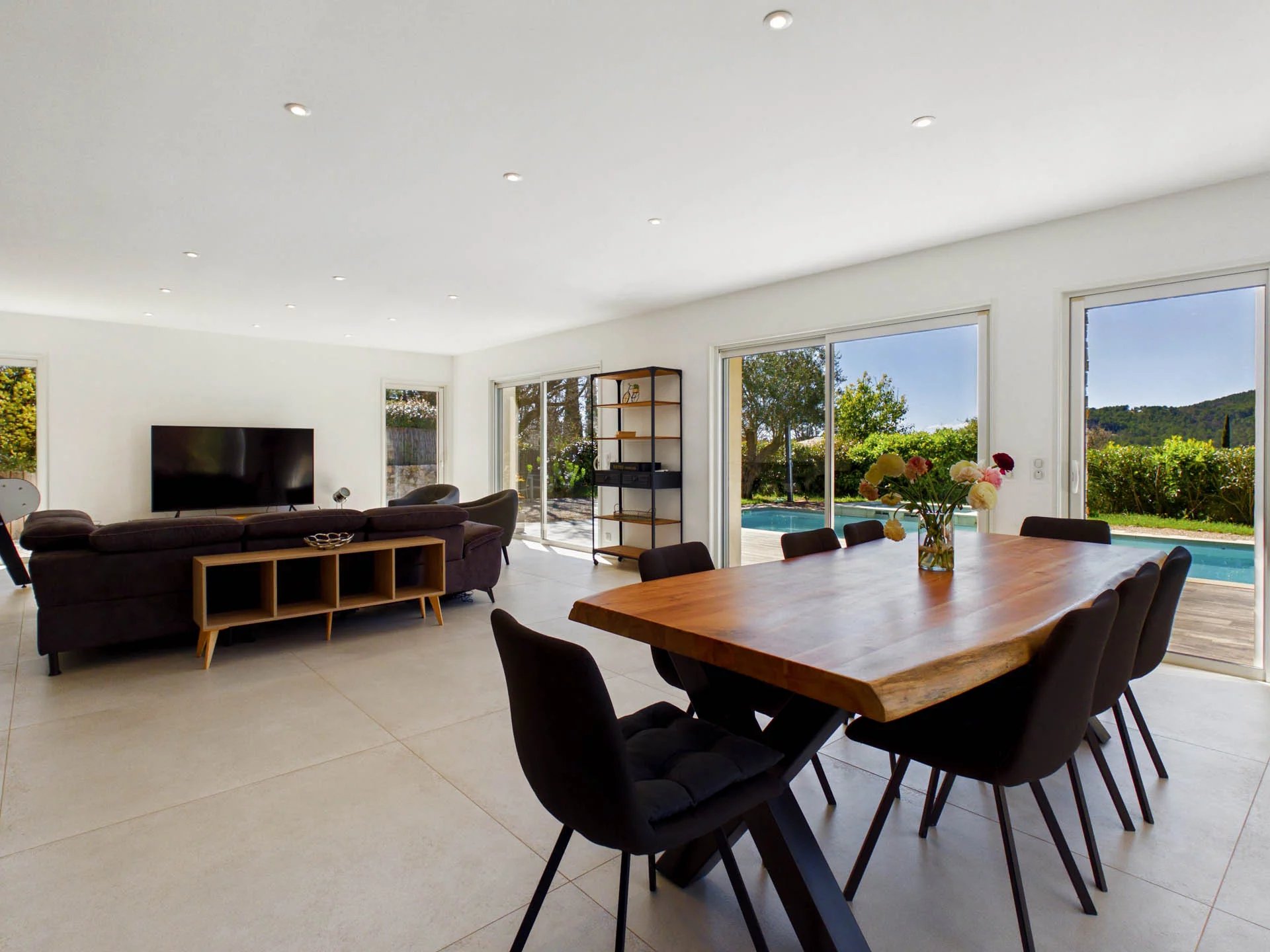 Modern villa with swimming pool - Seillans