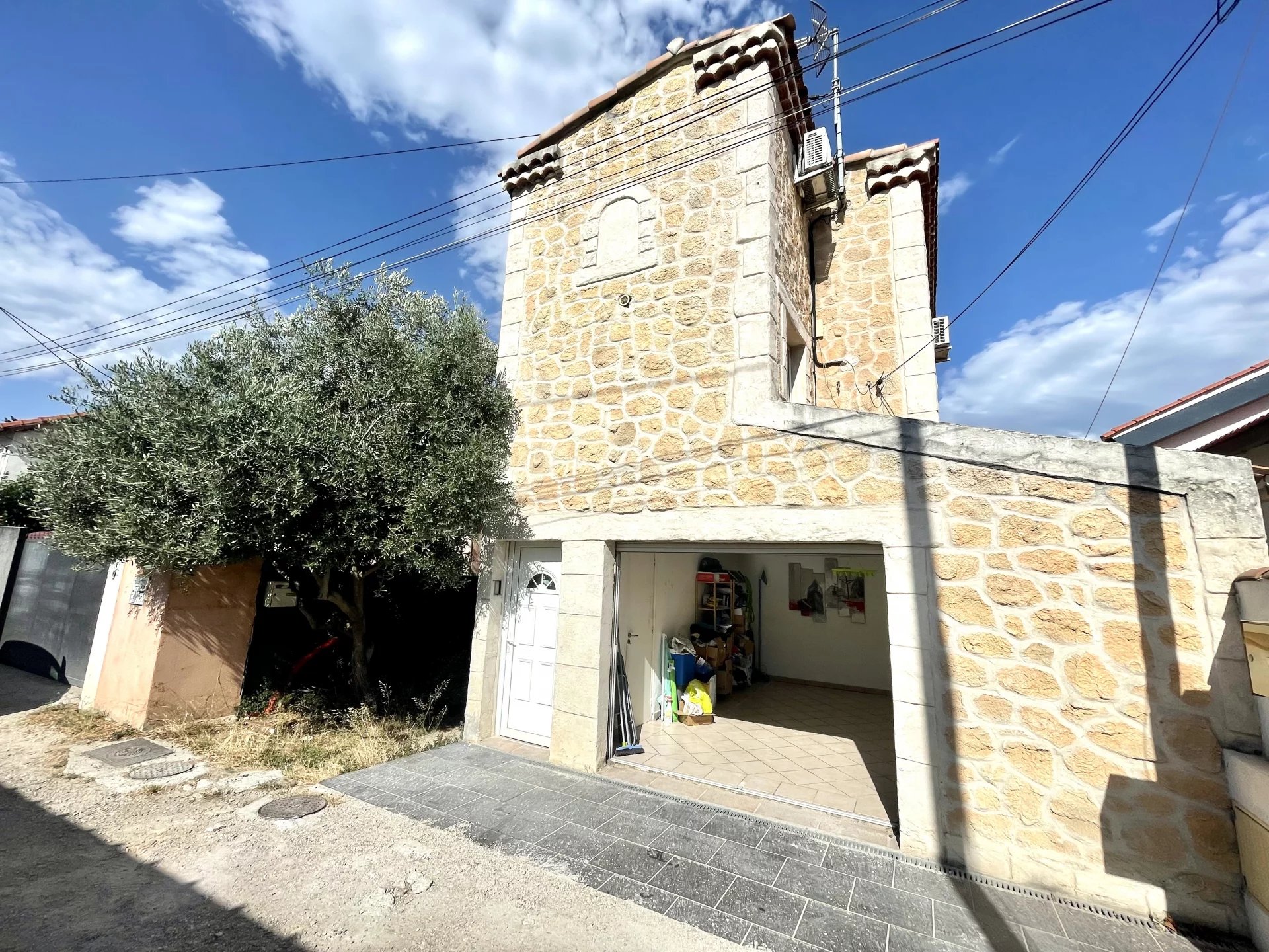 Maison T4 ou T3 + studio