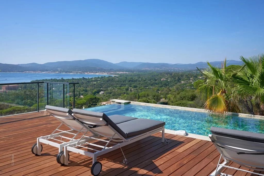 Exceptional villa with breathtaking views of the Bay of Saint-Tropez