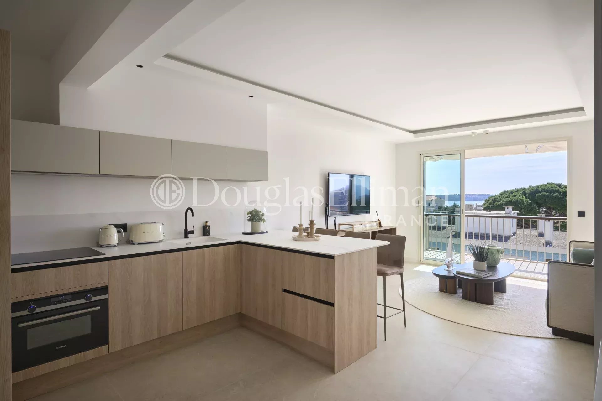 CANNES BASSE CALIFORNIE – 3 pièces rénové en dernier étage - Image nᵒ3