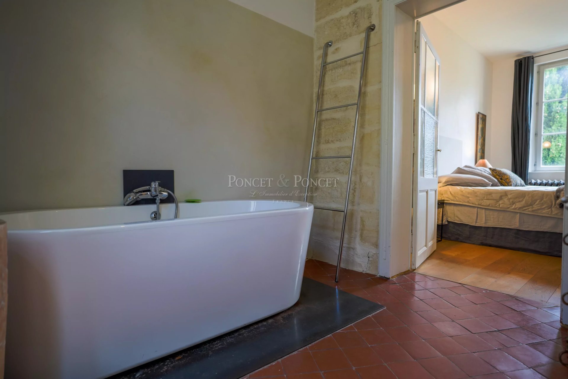 6 Bedroom Villa/Townhouse's Image 6