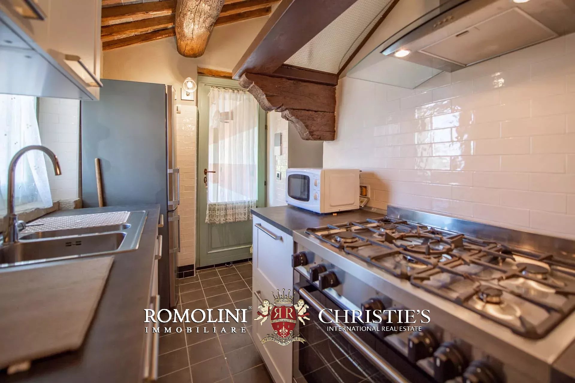 7 Bedroom Villa/Townhouse's Image 62