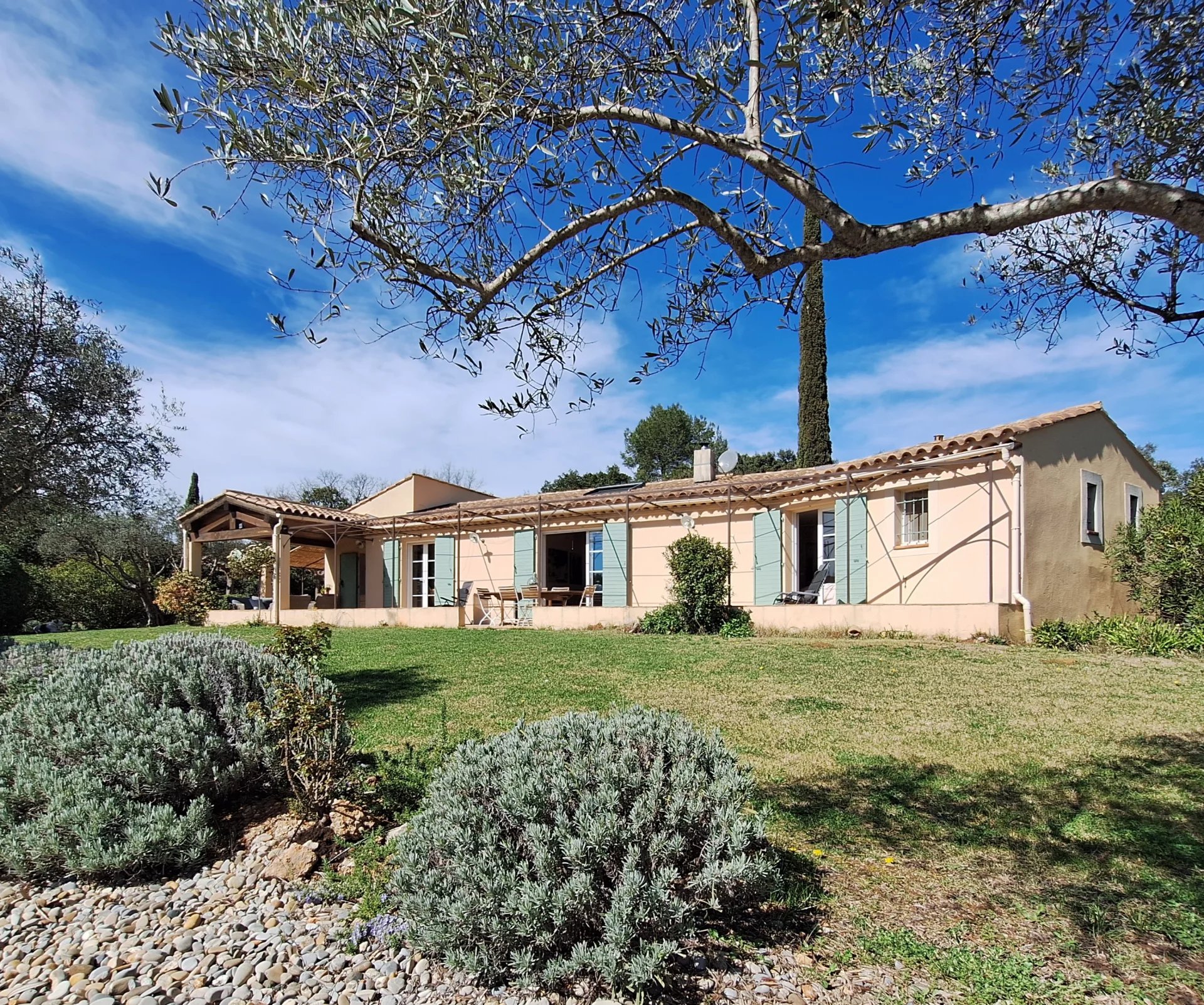 COTIGNAC CHARMING TRADITIONAL VILLA ON ONE STOREY