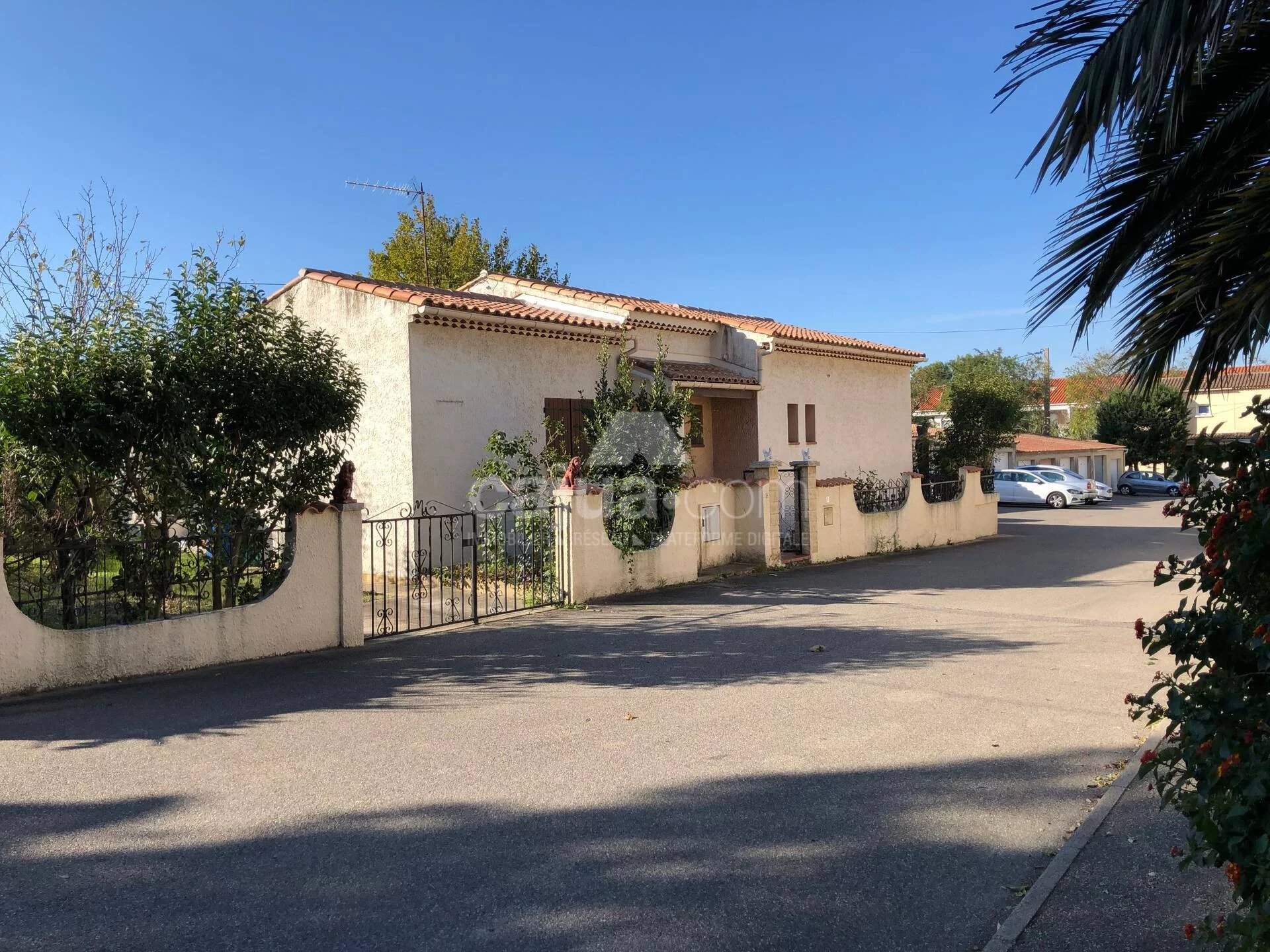 Villa individuelle de plain pied, avec son joli Jardin et ses 2 garages