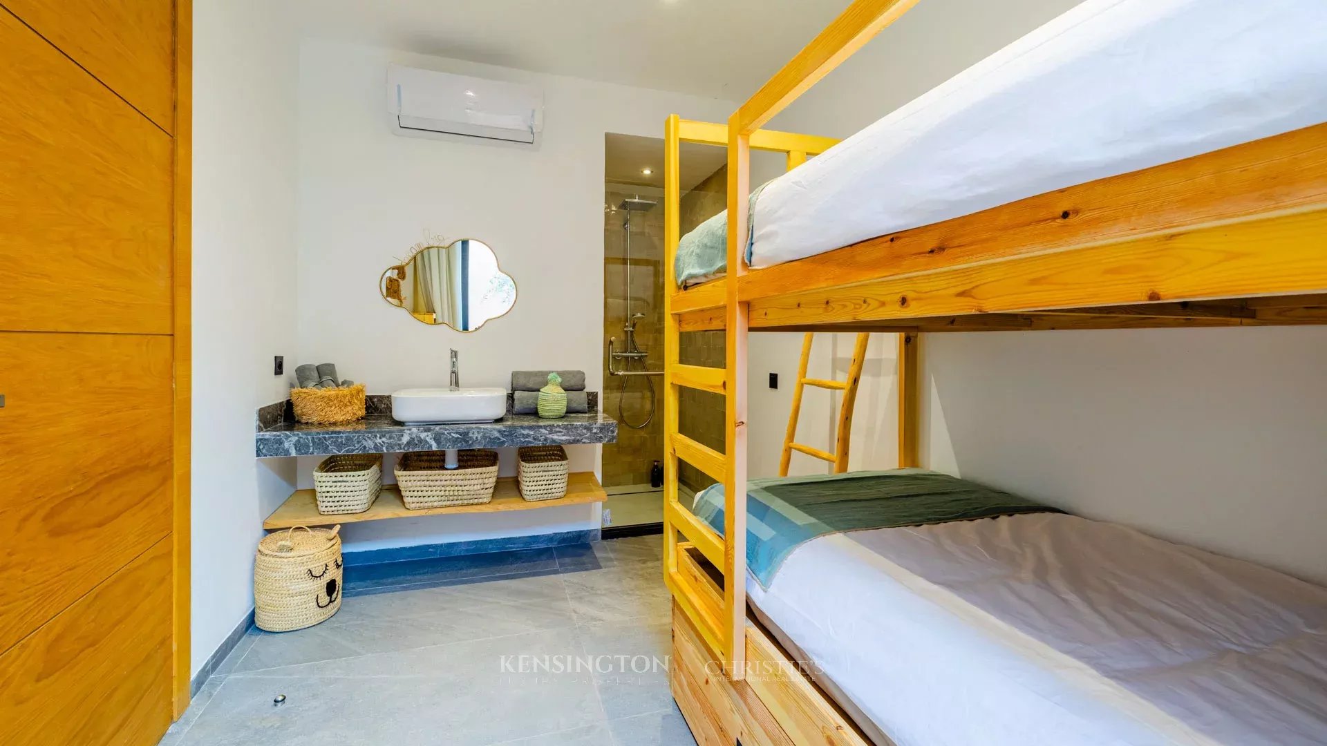 4 Bedroom Villa/Townhouse's Image 18