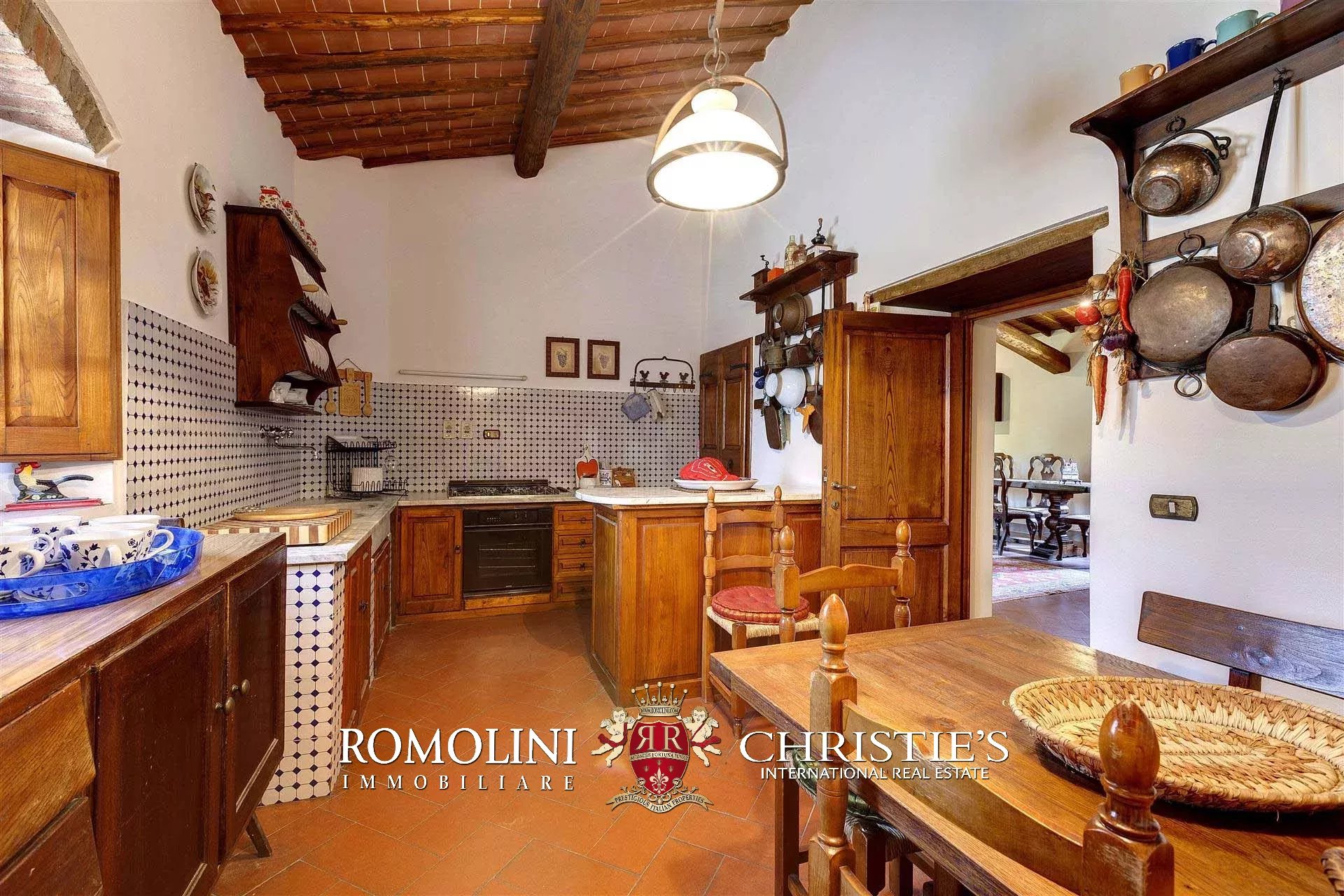 9 Bedroom Vineyard's Image 36