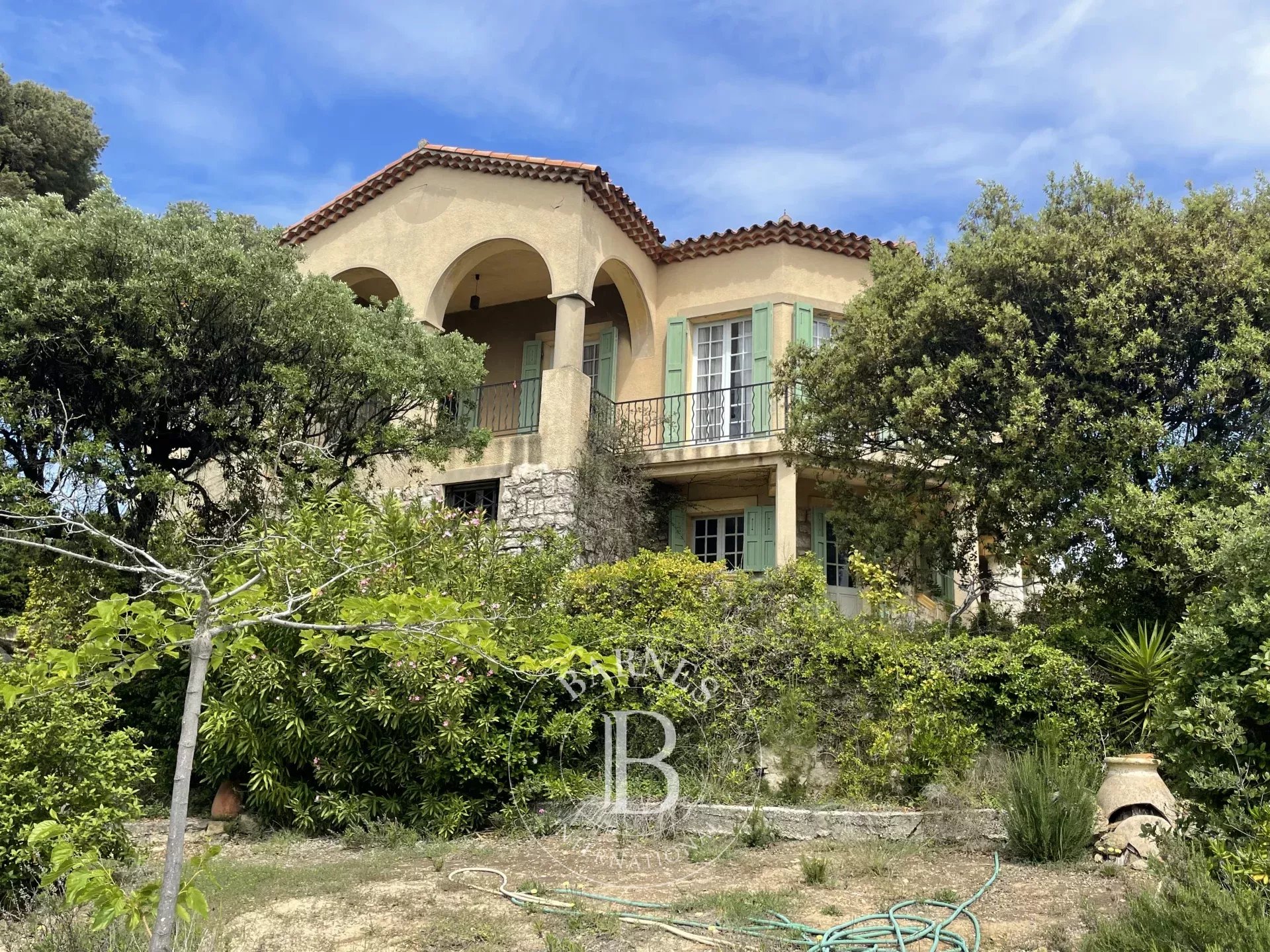 Charming 1935 Villa for Sale in Carry le Rouet, Ideally Located 400m from the Beach and Shops
