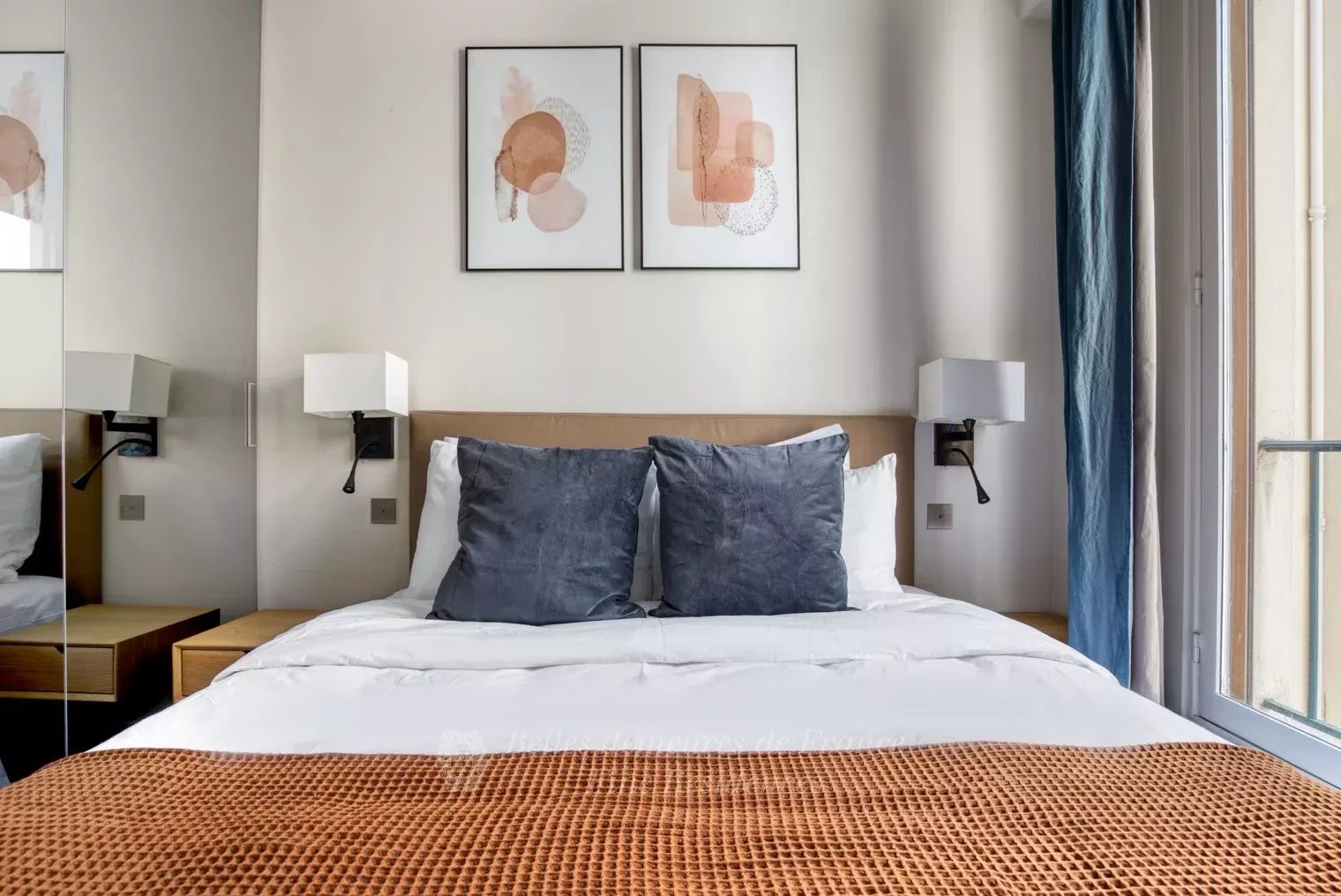 Sale Apartment Paris 8th