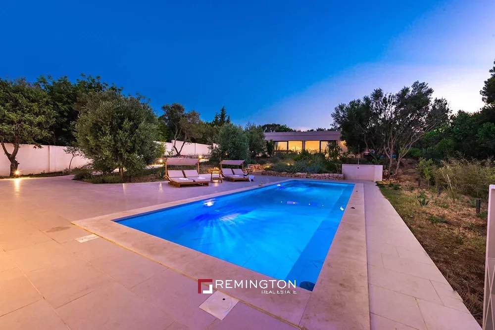 5 Bedroom Villa/Townhouse's Image 42