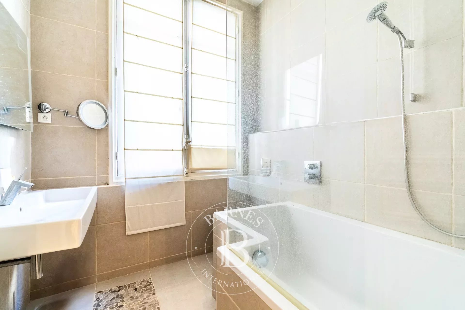 Paris  - Apartment 3 Bedrooms - picture 16