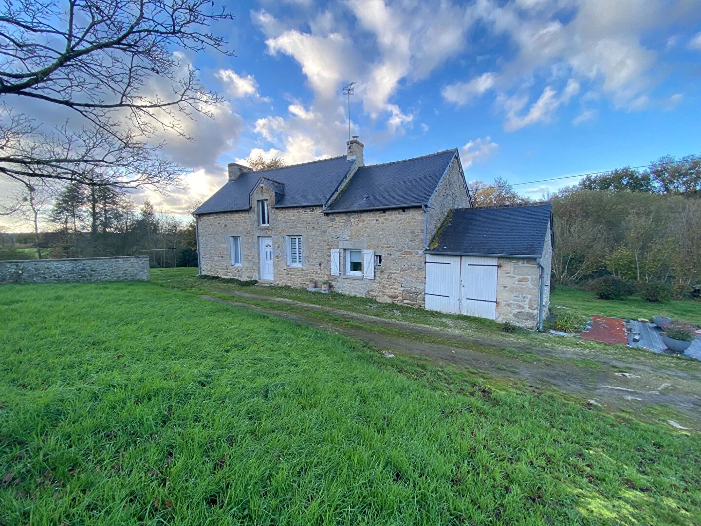 JOLIE MAISON EN PIERRES !