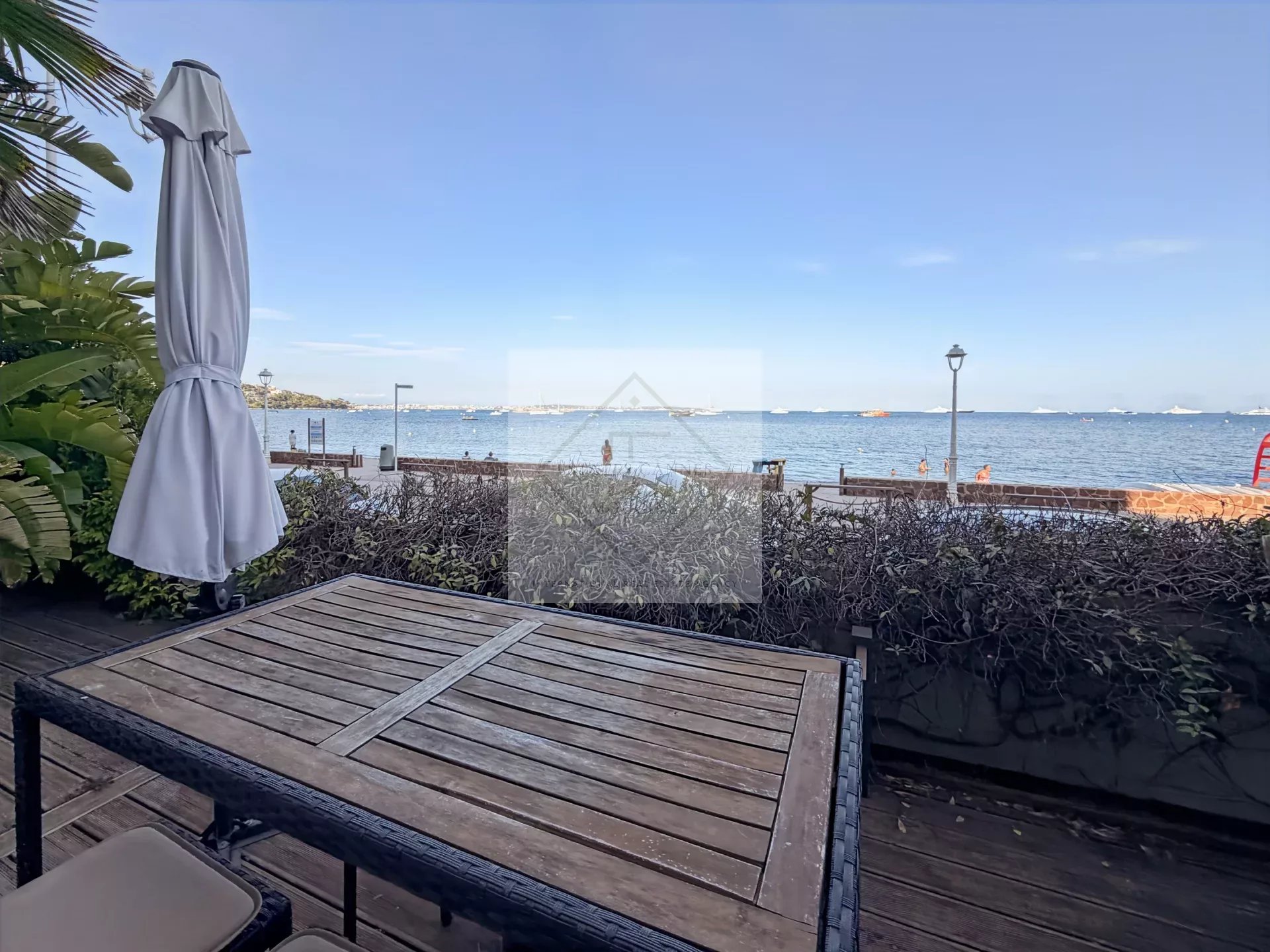 ACCÈS PLAGE DIRECT — APPARTEMENT 3 PIÈCES EN PREMIÈRE LIGNE AVEC VUE MER — photo 4