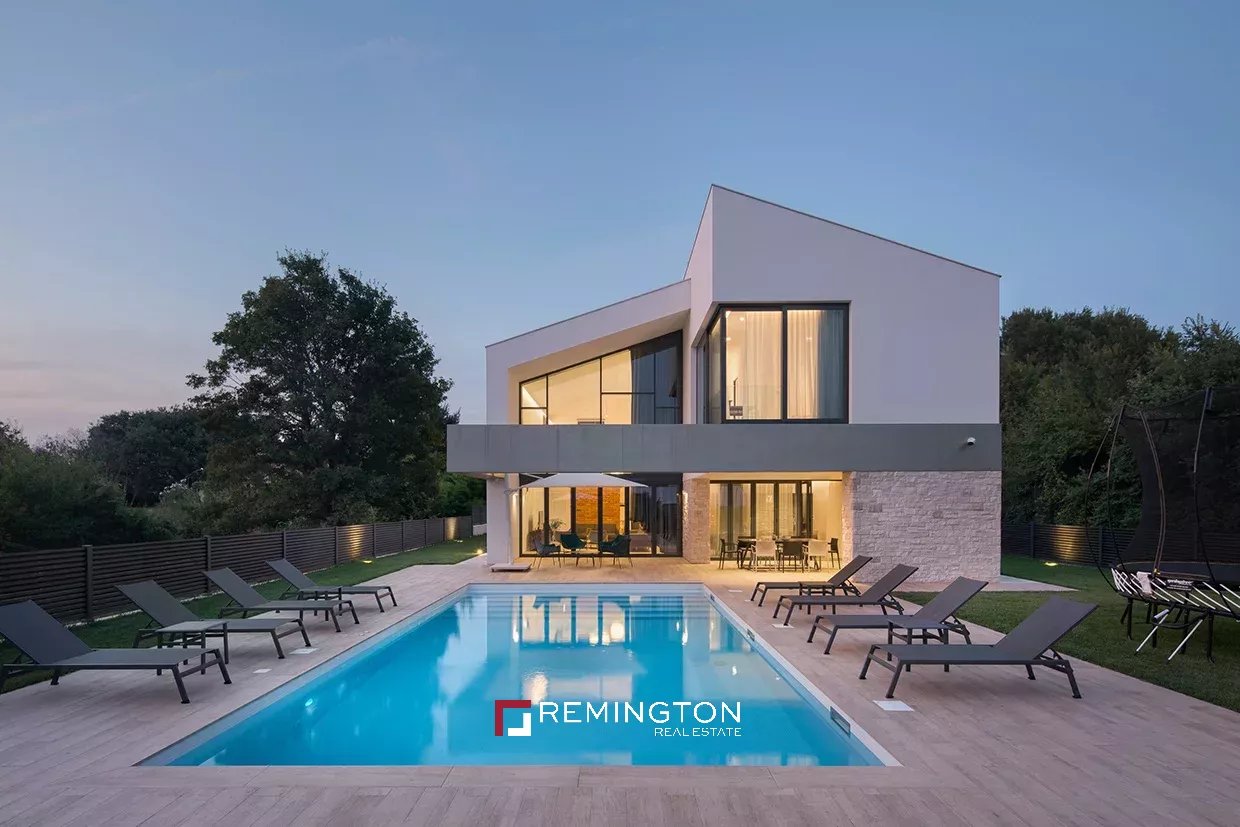 4 Bedroom Villa/Townhouse's Image 7