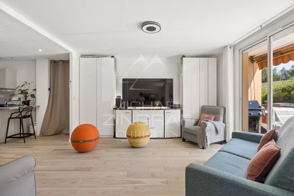 Four-room flat with terrace, parking space and storage room – Beaulieu-sur-Mer town centre — photo 3