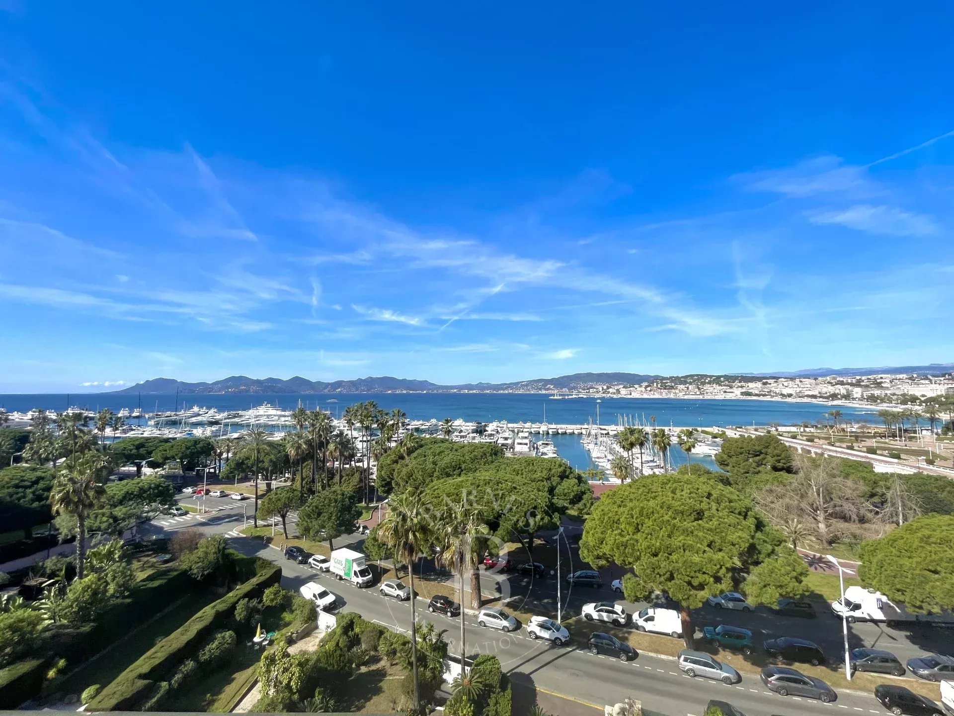 CANNES CROISETTE - PENTHOUSE - PANORAMIC SEA VIEW - 4 ROOMS