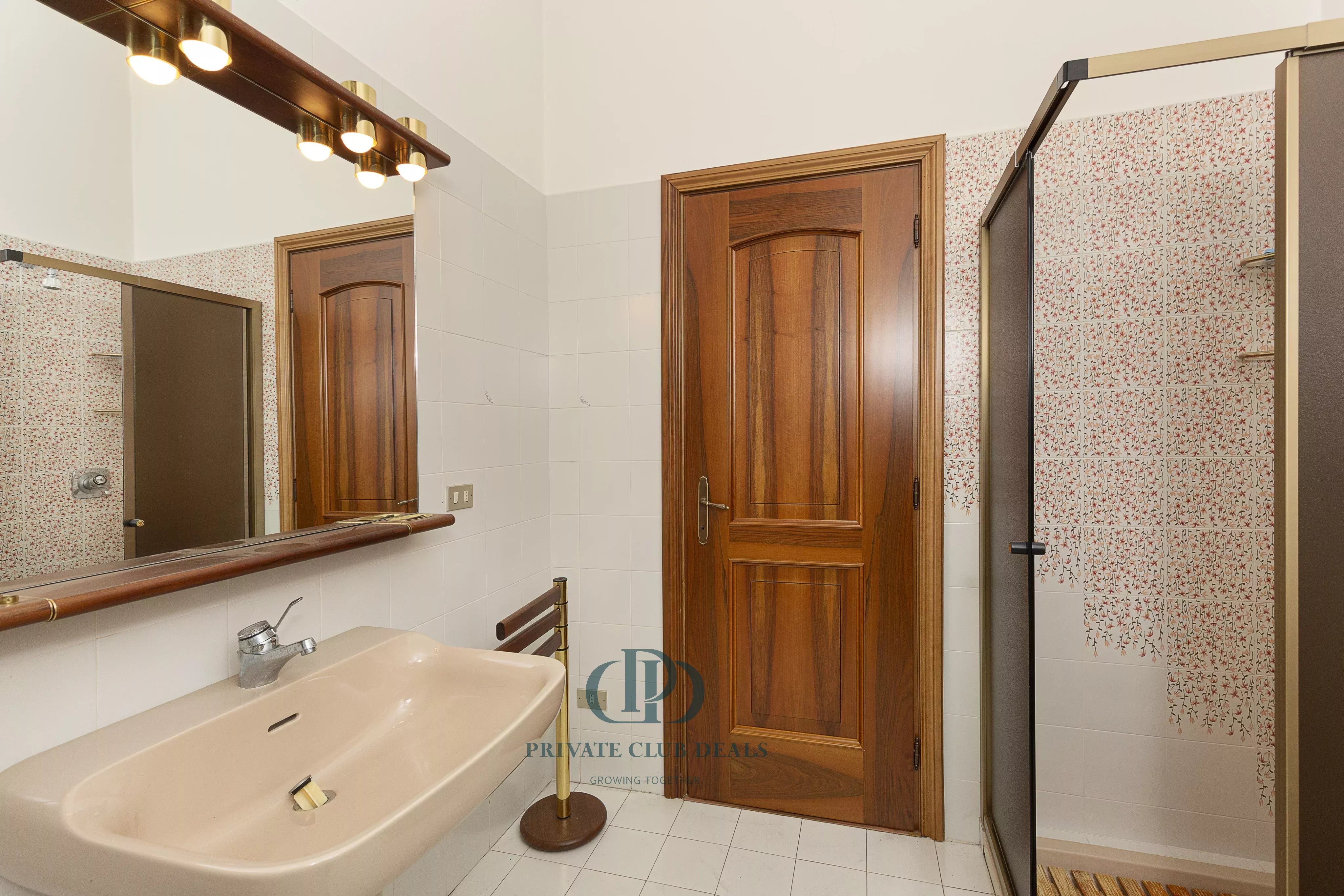 Villa Varese - picture 22