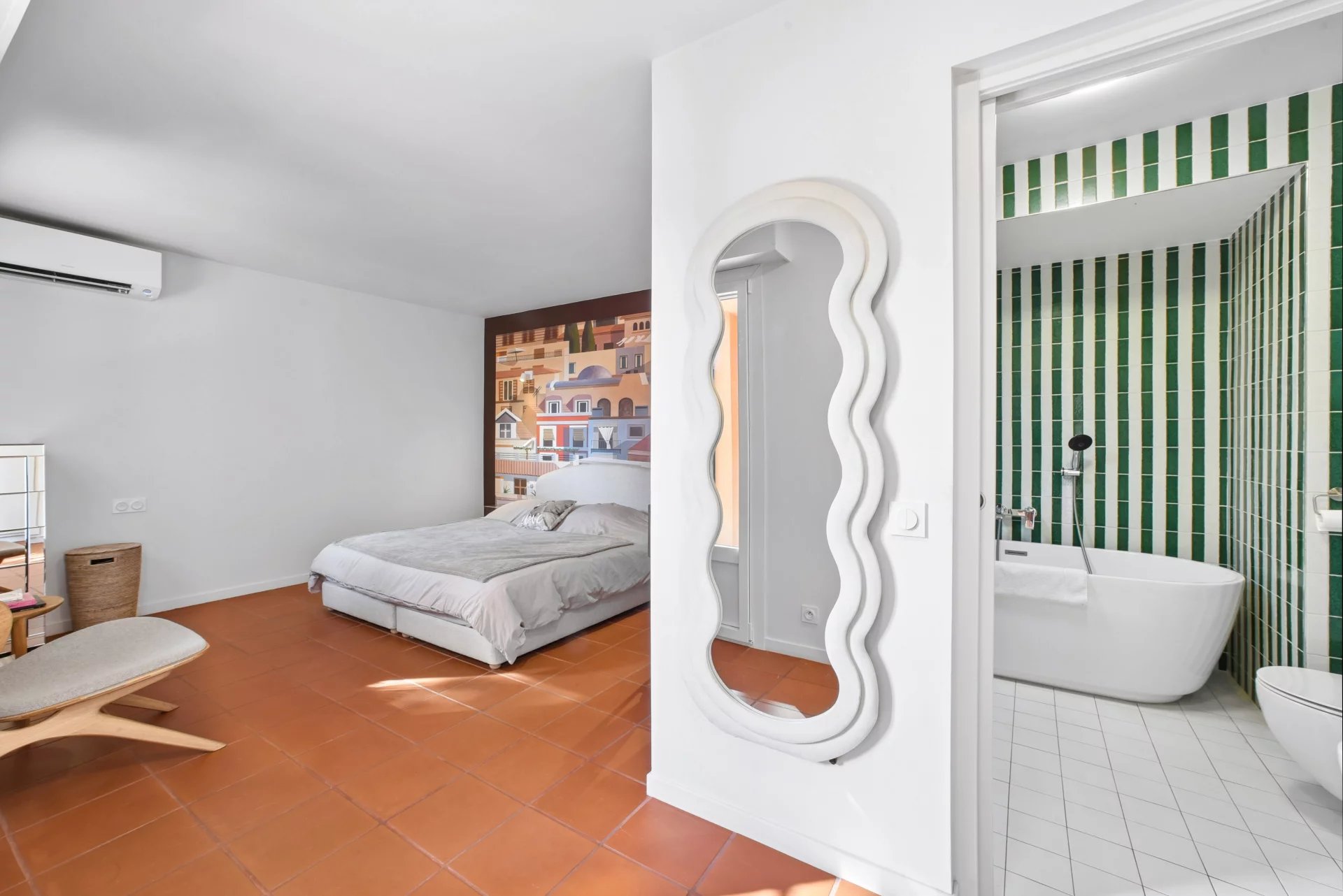 Appartement rénové d'une chambre avec grande terrasse orientée au sud