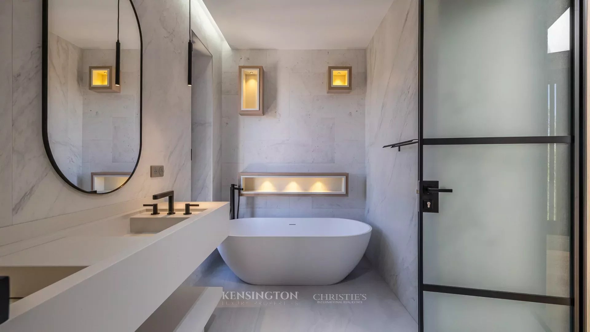 4 Bedroom Villa/Townhouse's Image 21